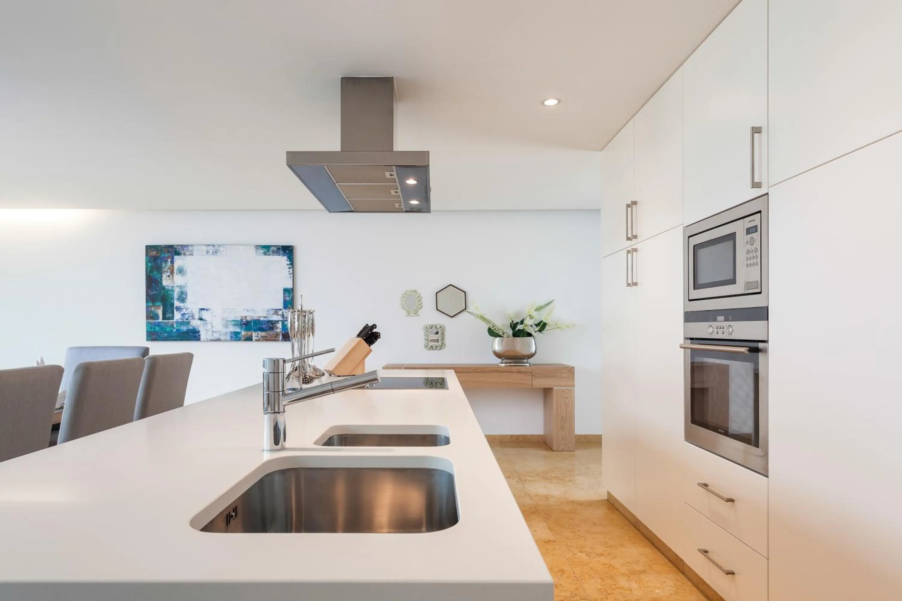 Kitchen or kitchenette in Pine Cliffs Village