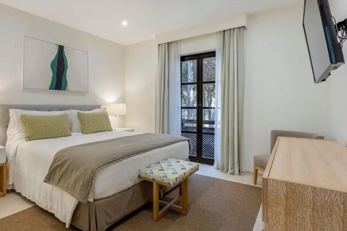 Bedroom, Bed in Pine Cliffs Village