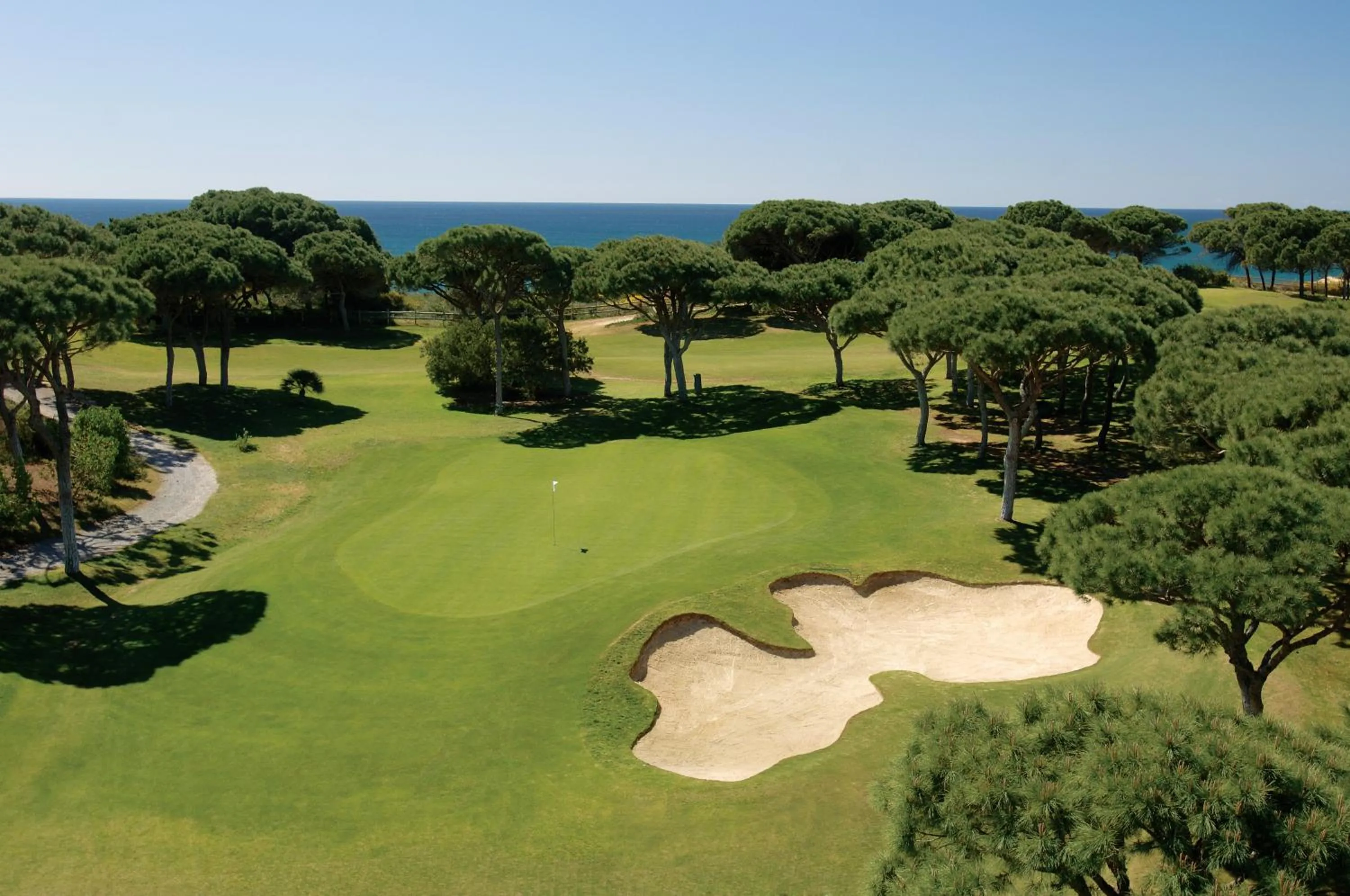 Golfcourse in Pine Cliffs Village