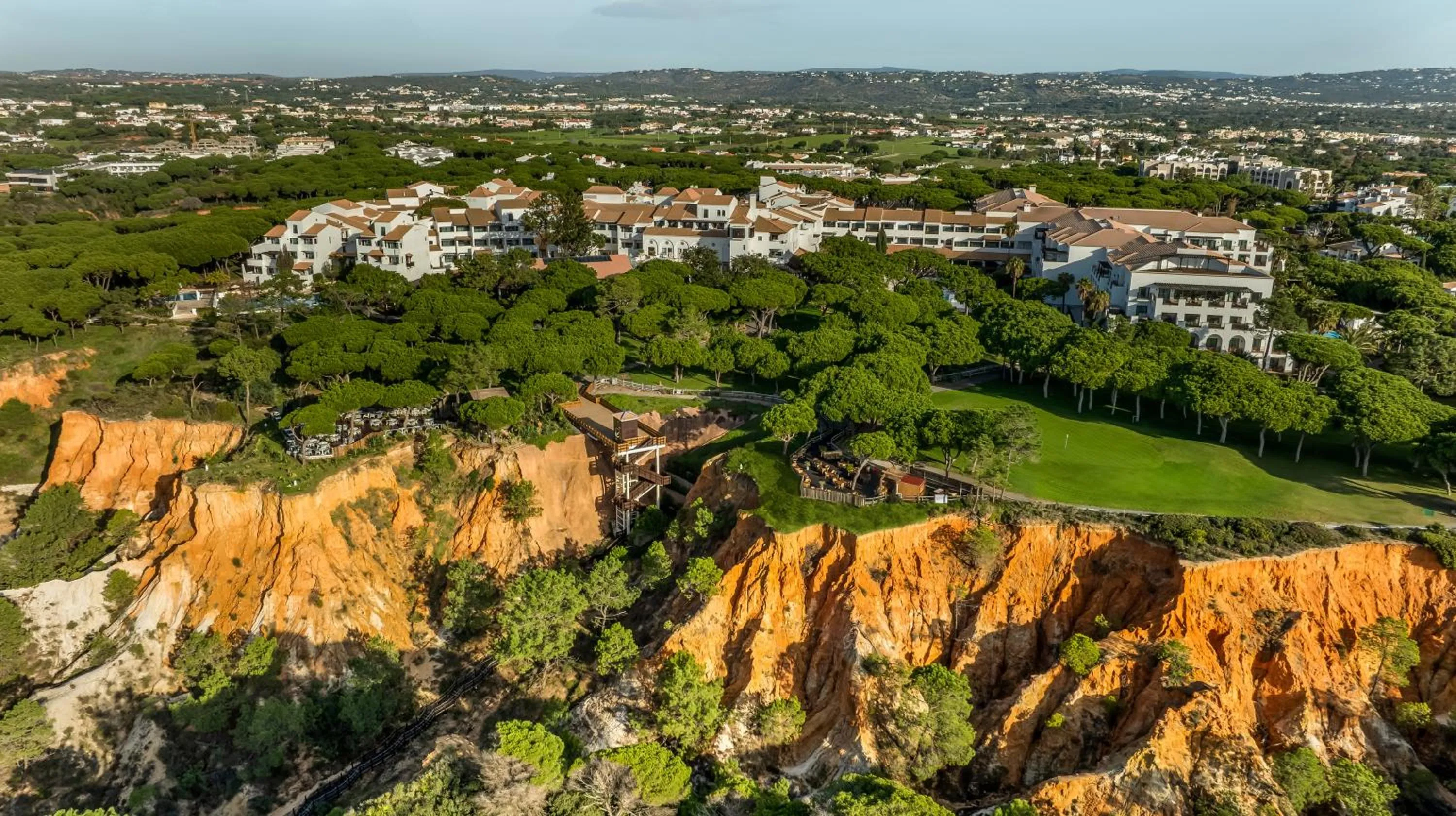 Natural landscape in Pine Cliffs Village