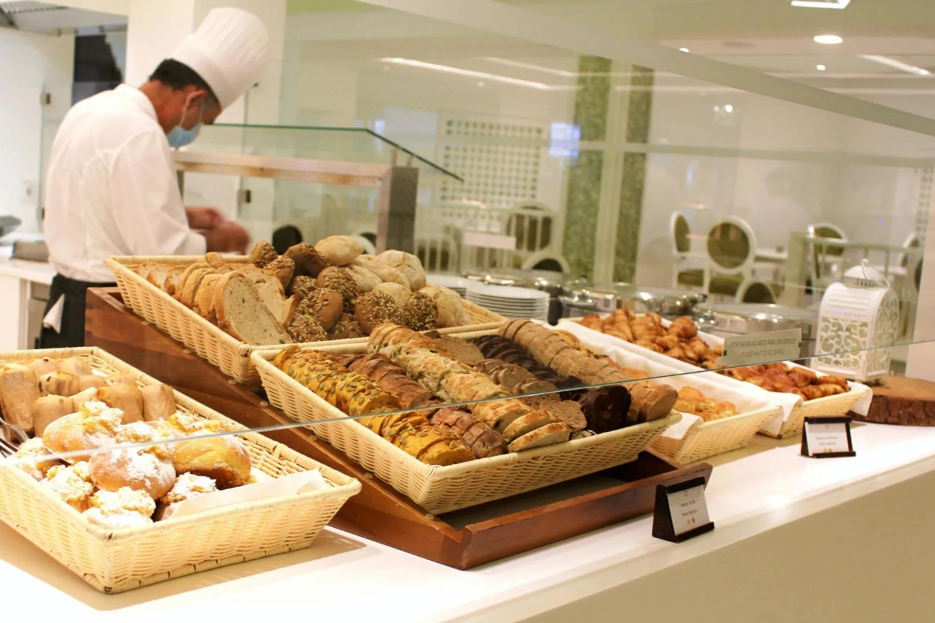 Breakfast in Pine Cliffs Village