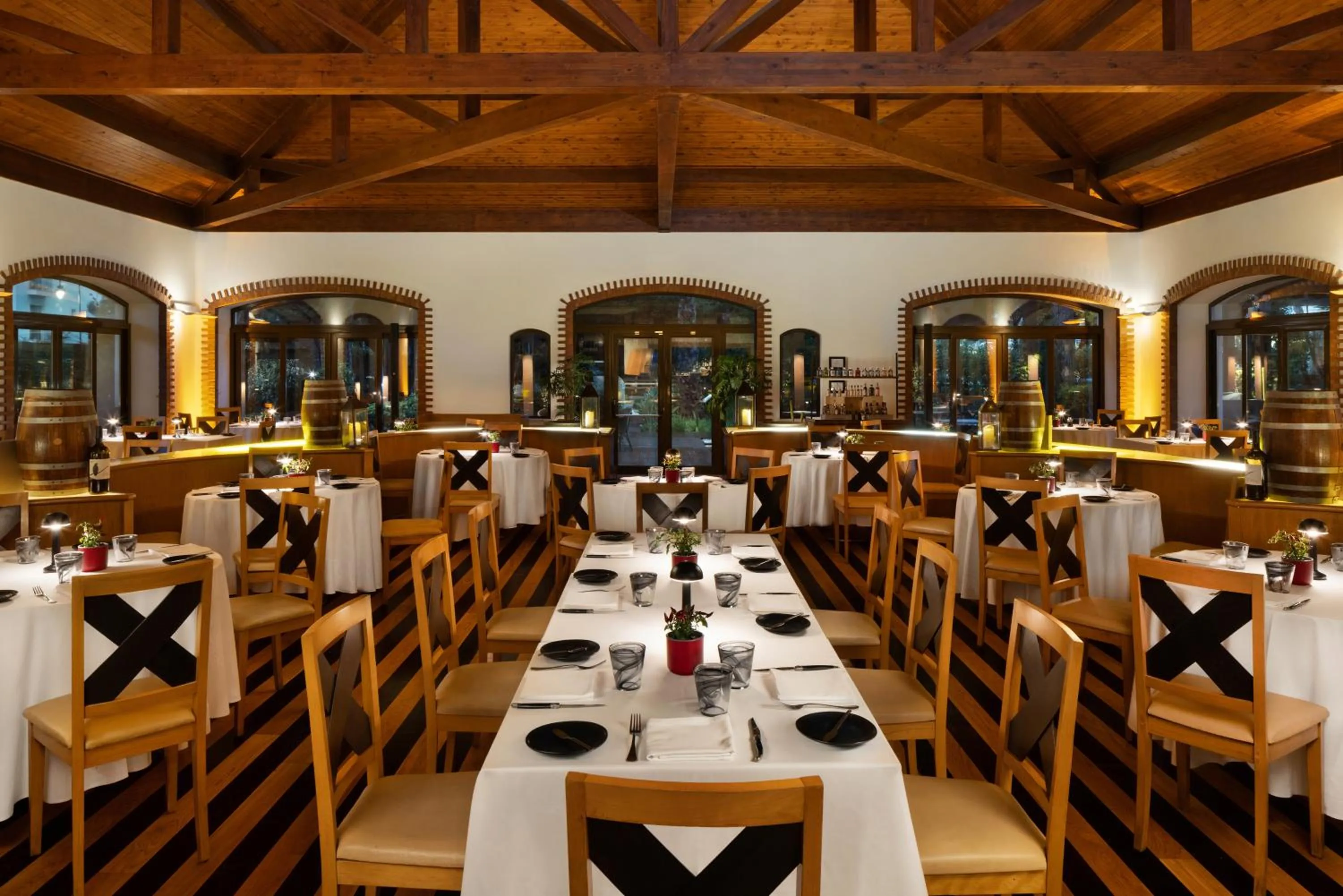 Restaurant/places to eat in Pine Cliffs Village