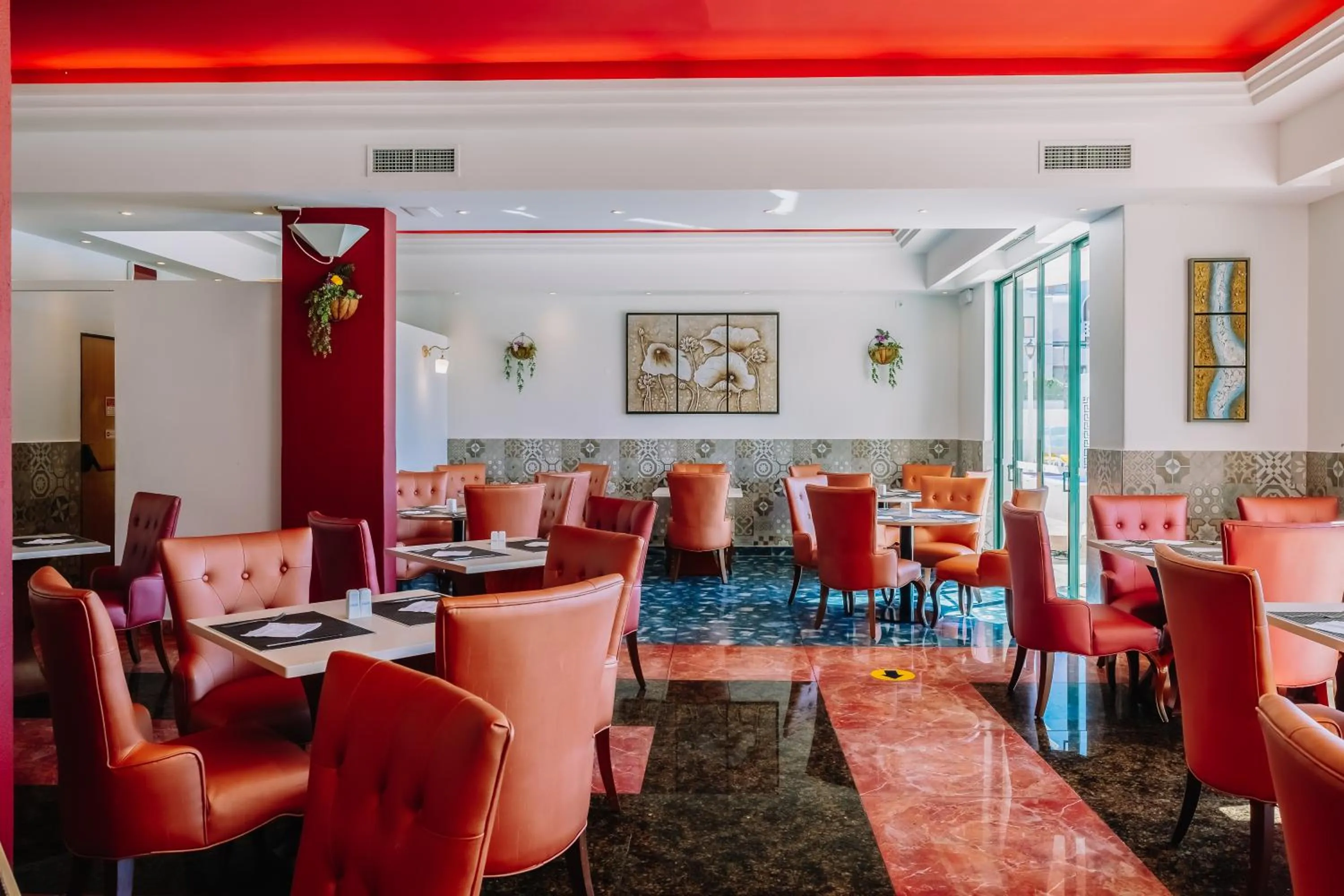 Restaurant/places to eat in Grand Muthu Forte Da Oura