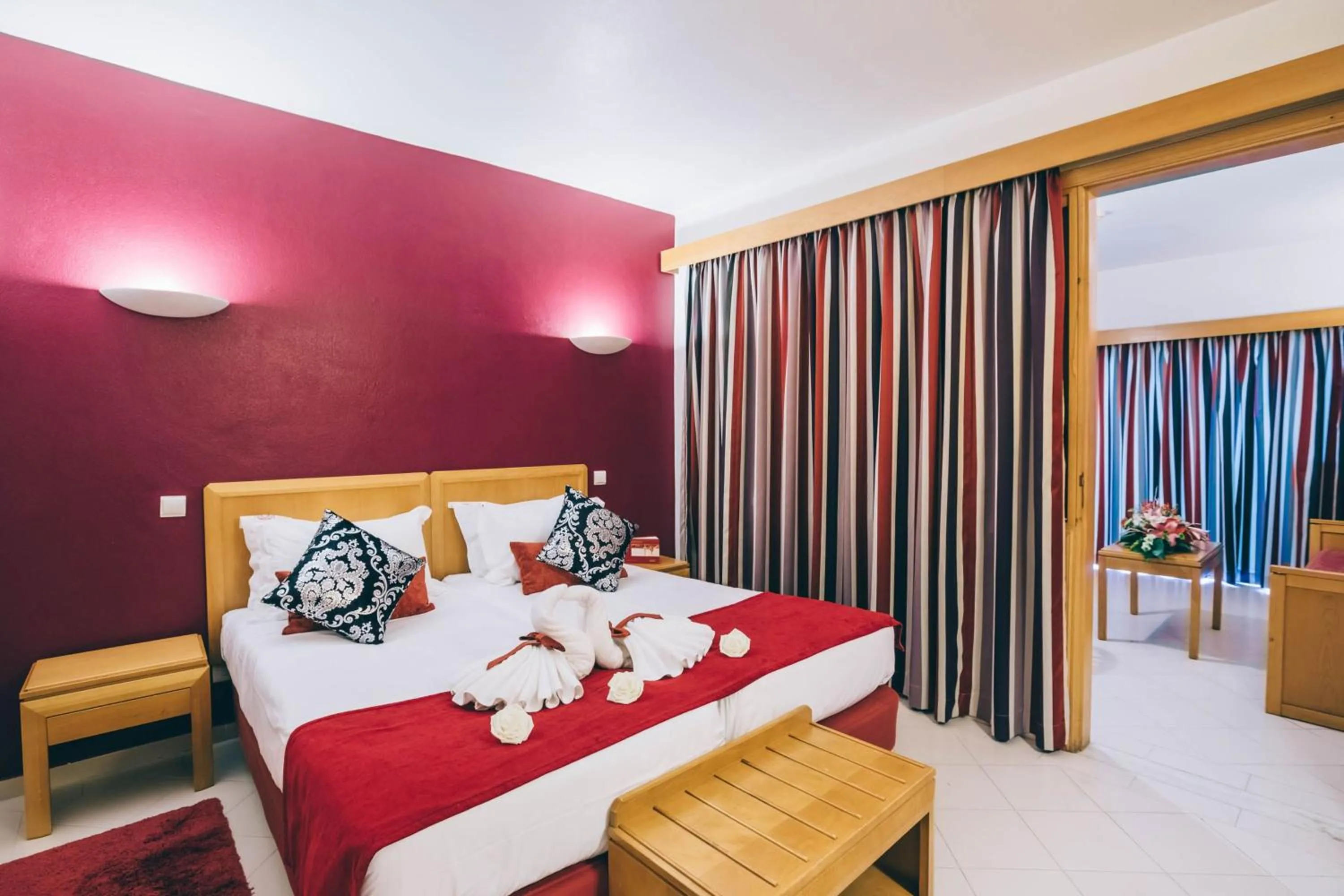 Bedroom, Bed in Grand Muthu Forte Da Oura