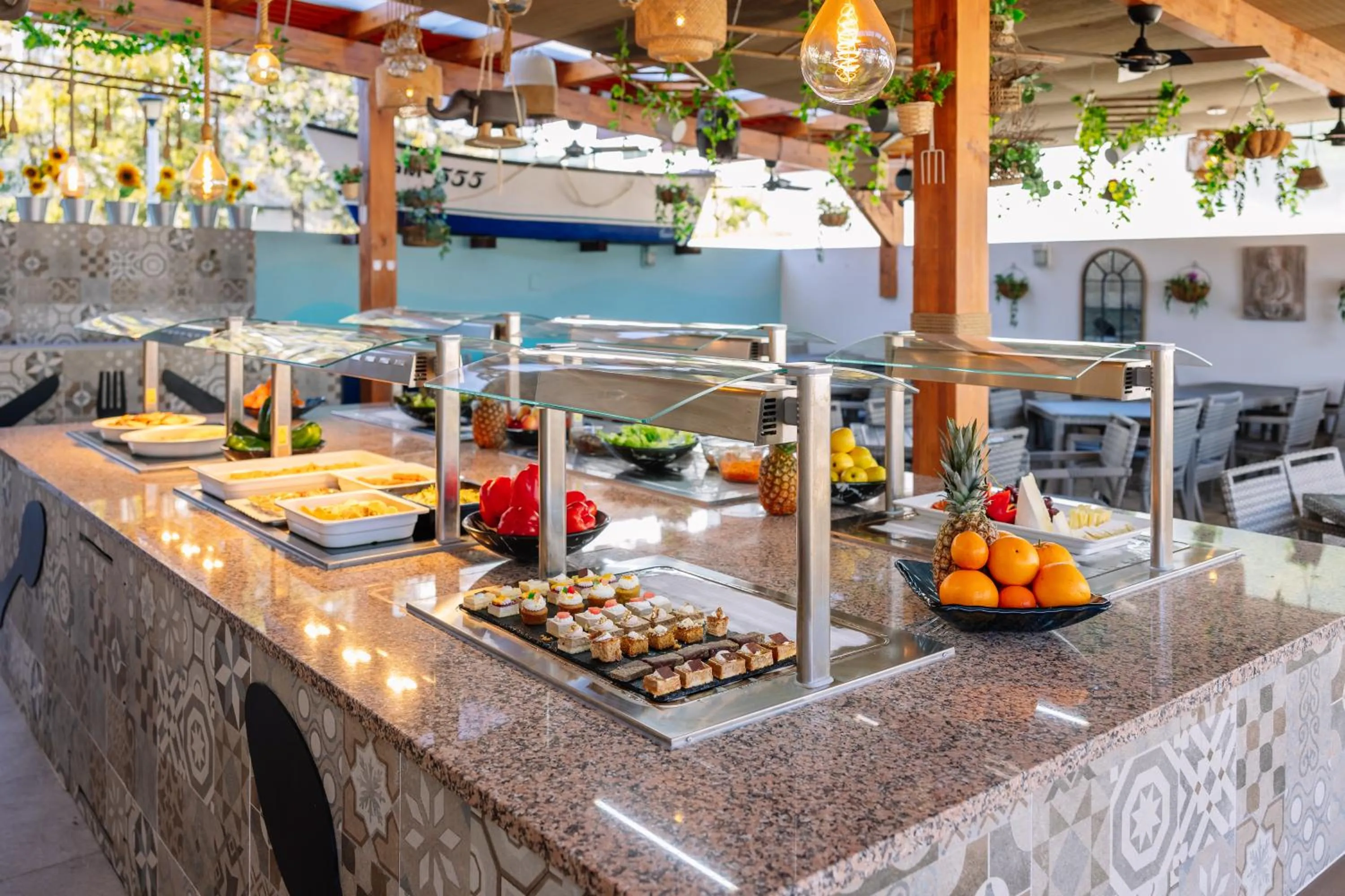 Restaurant/places to eat in Grand Muthu Forte Da Oura