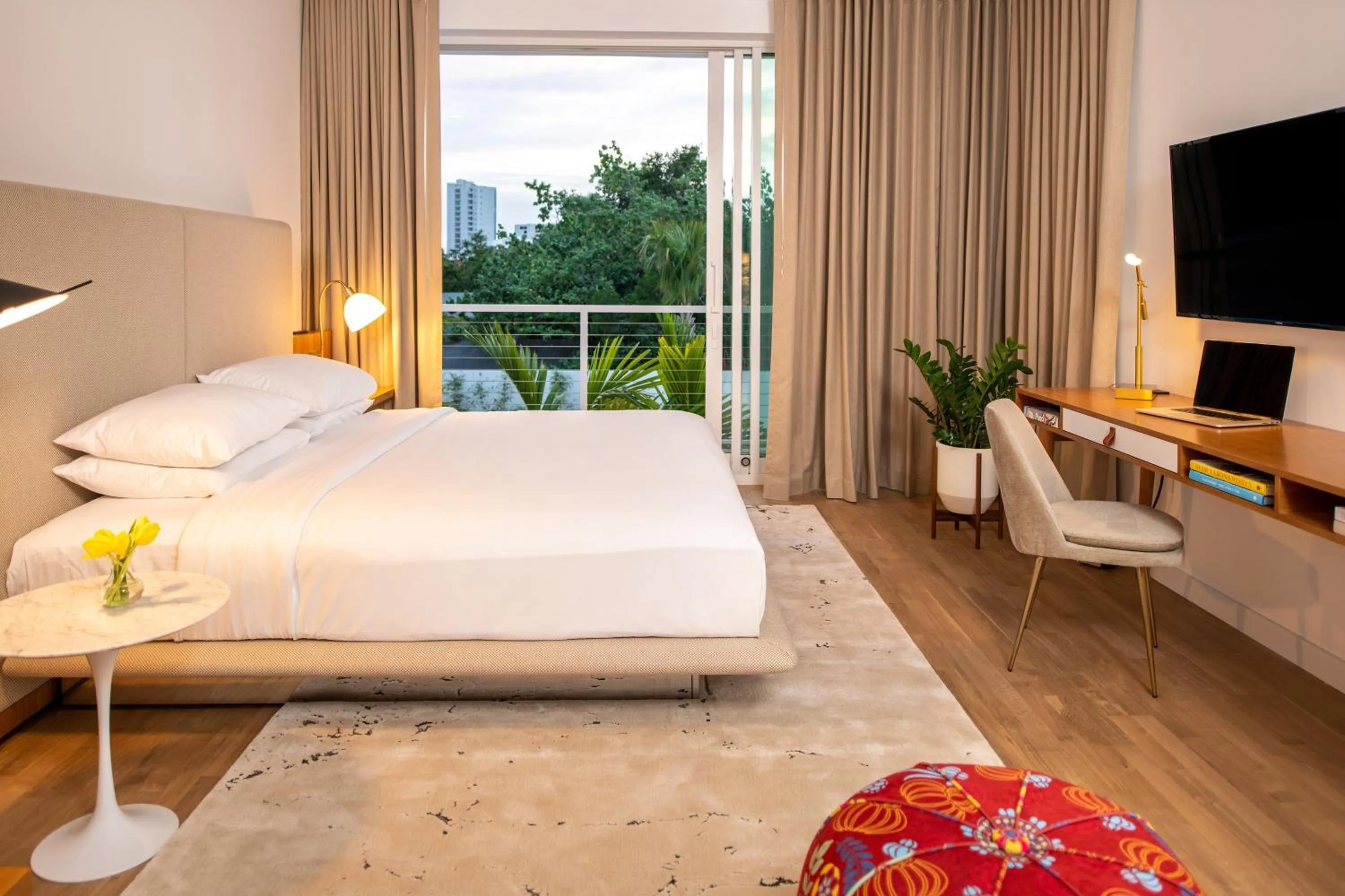 Photo of the whole room, Bed in The Sarasota Modern, a Tribute Portfolio Hotel