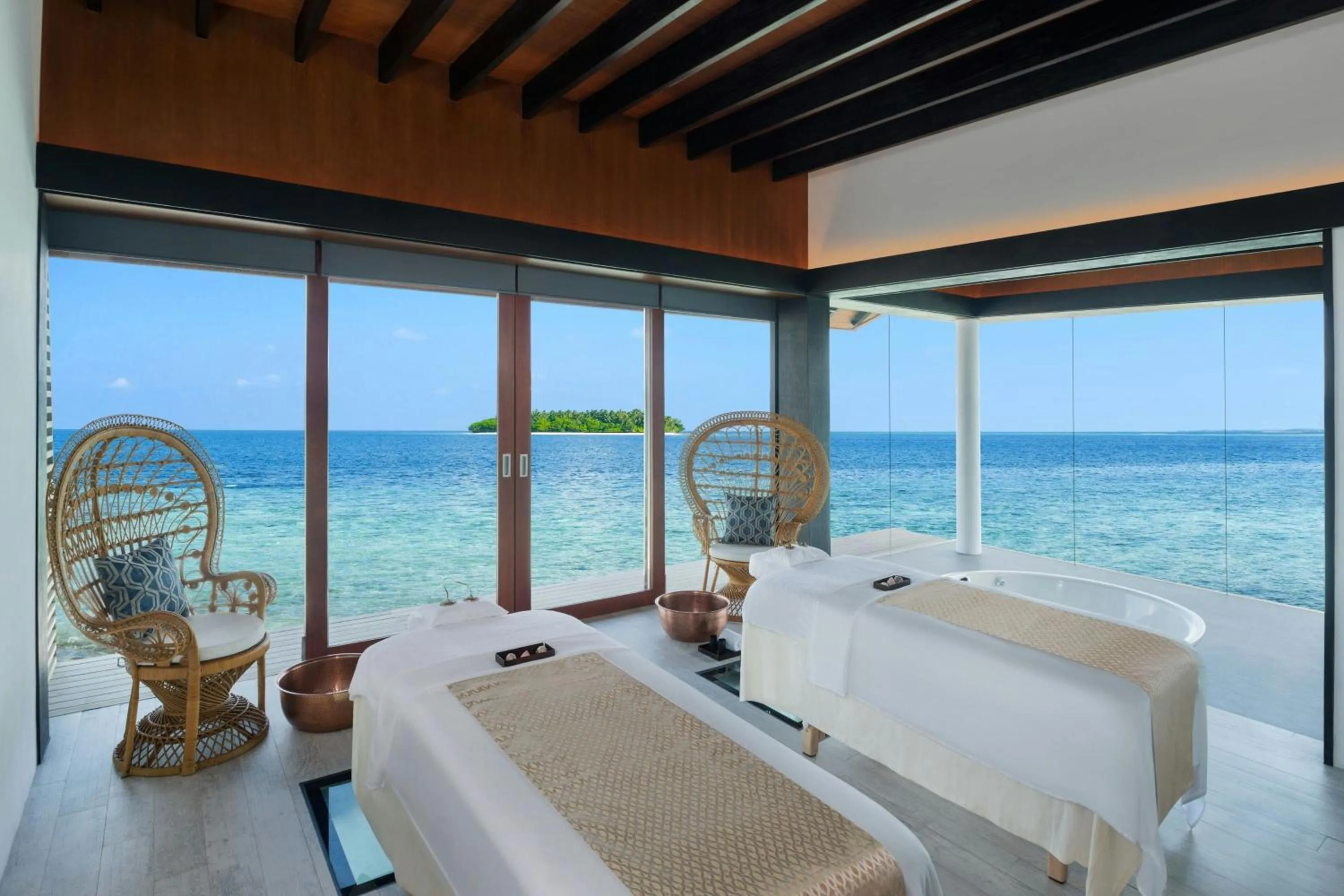 Spa and wellness centre/facilities, Bed in The Westin Maldives Miriandhoo Resort