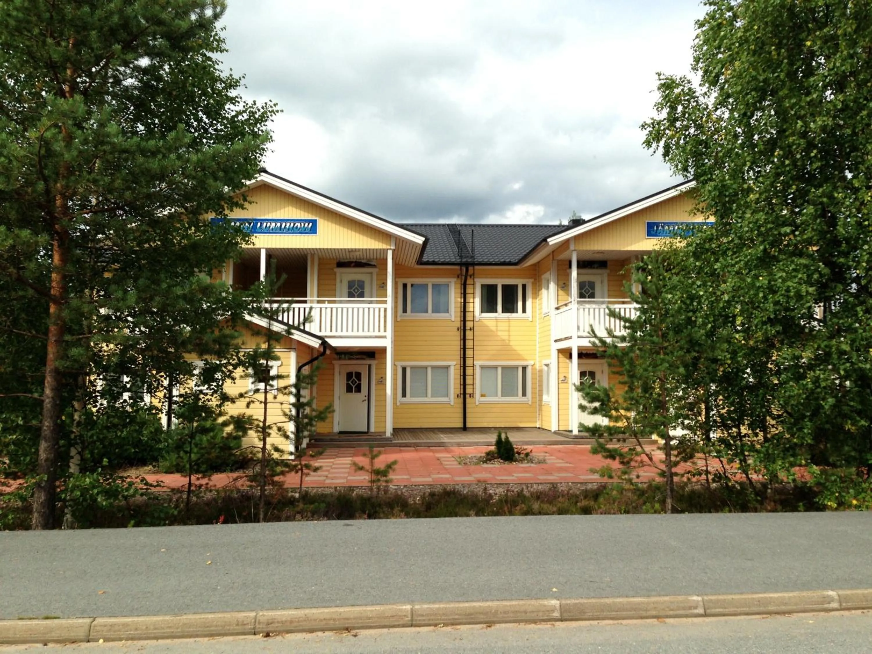 Facade/entrance in Huoneistohotelli Lumihovi