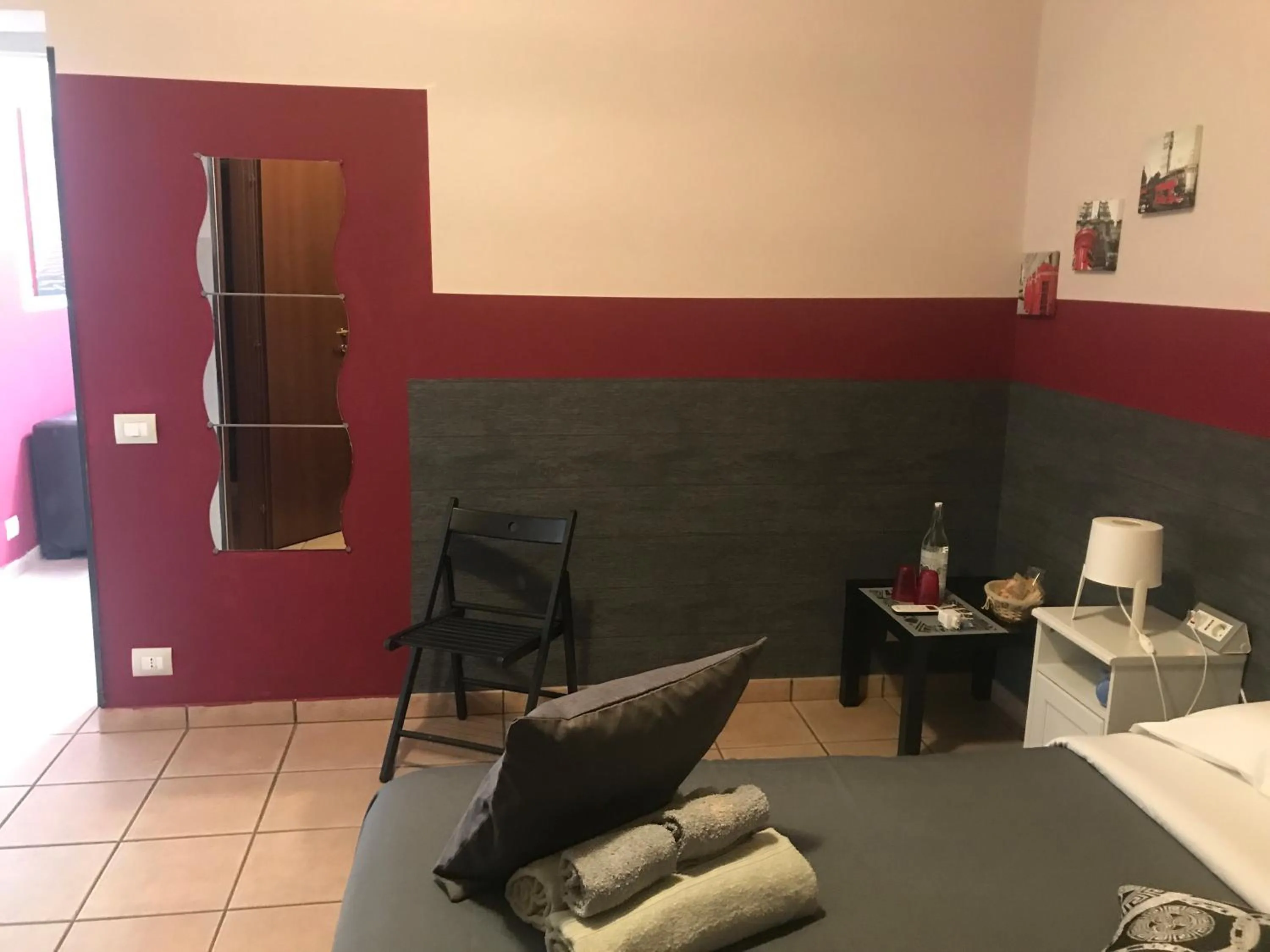 Bed in Vegan Inn Airport - Adults Only - LATE CHECK IN