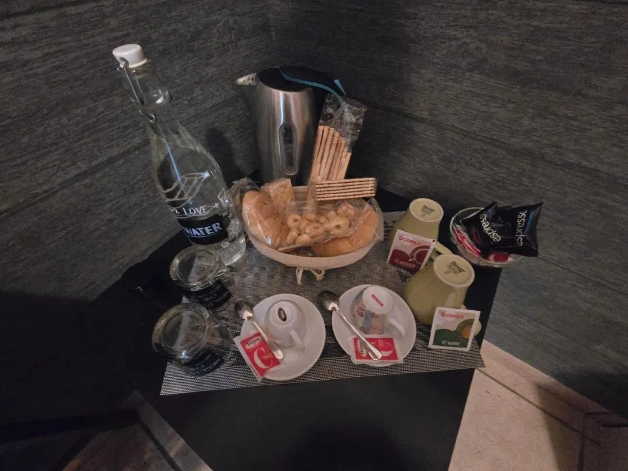 Vegan Inn Airport - Adults Only - LATE CHECK IN