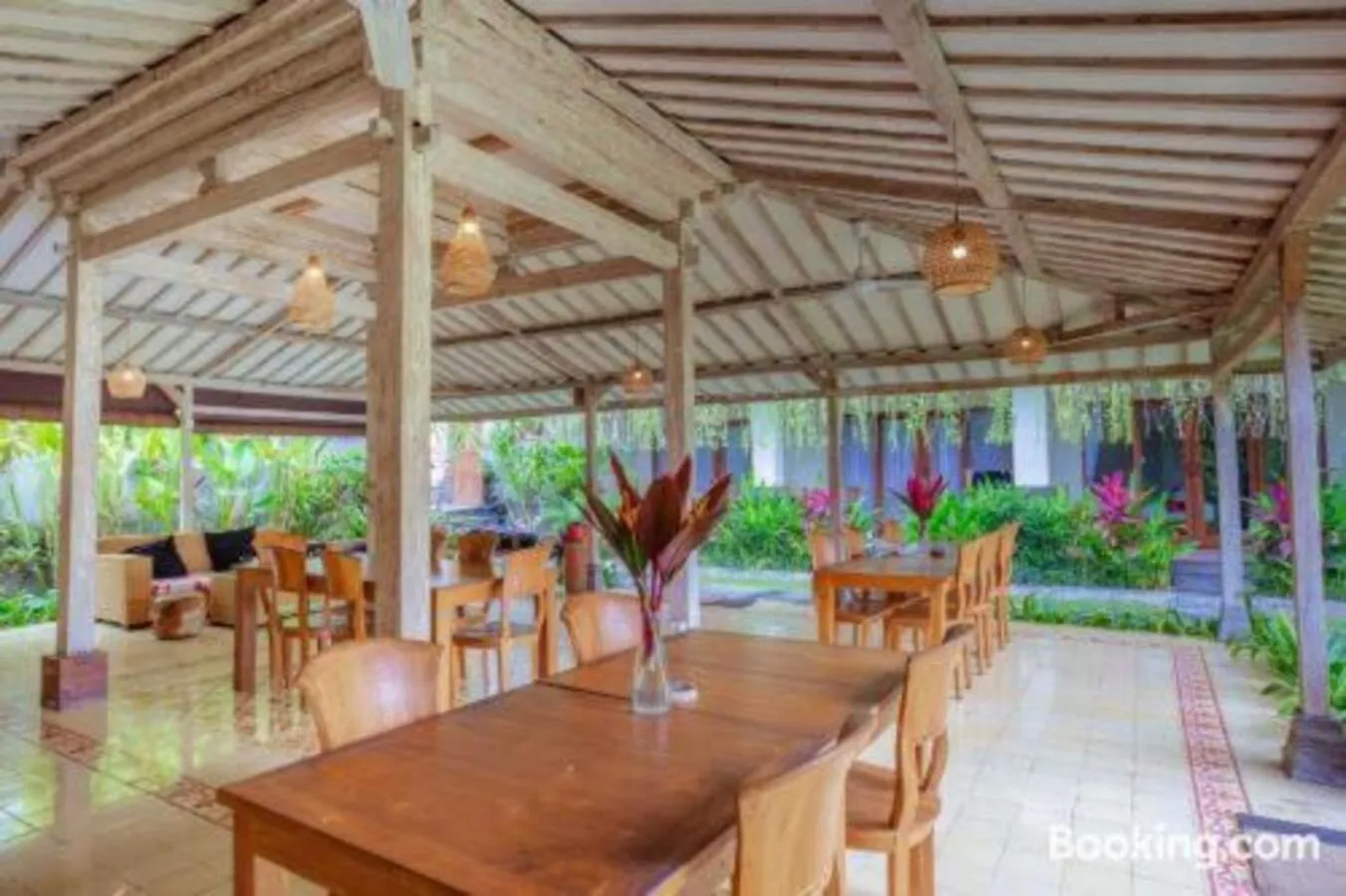 Restaurant/places to eat in Puri Canggu Rooms 2