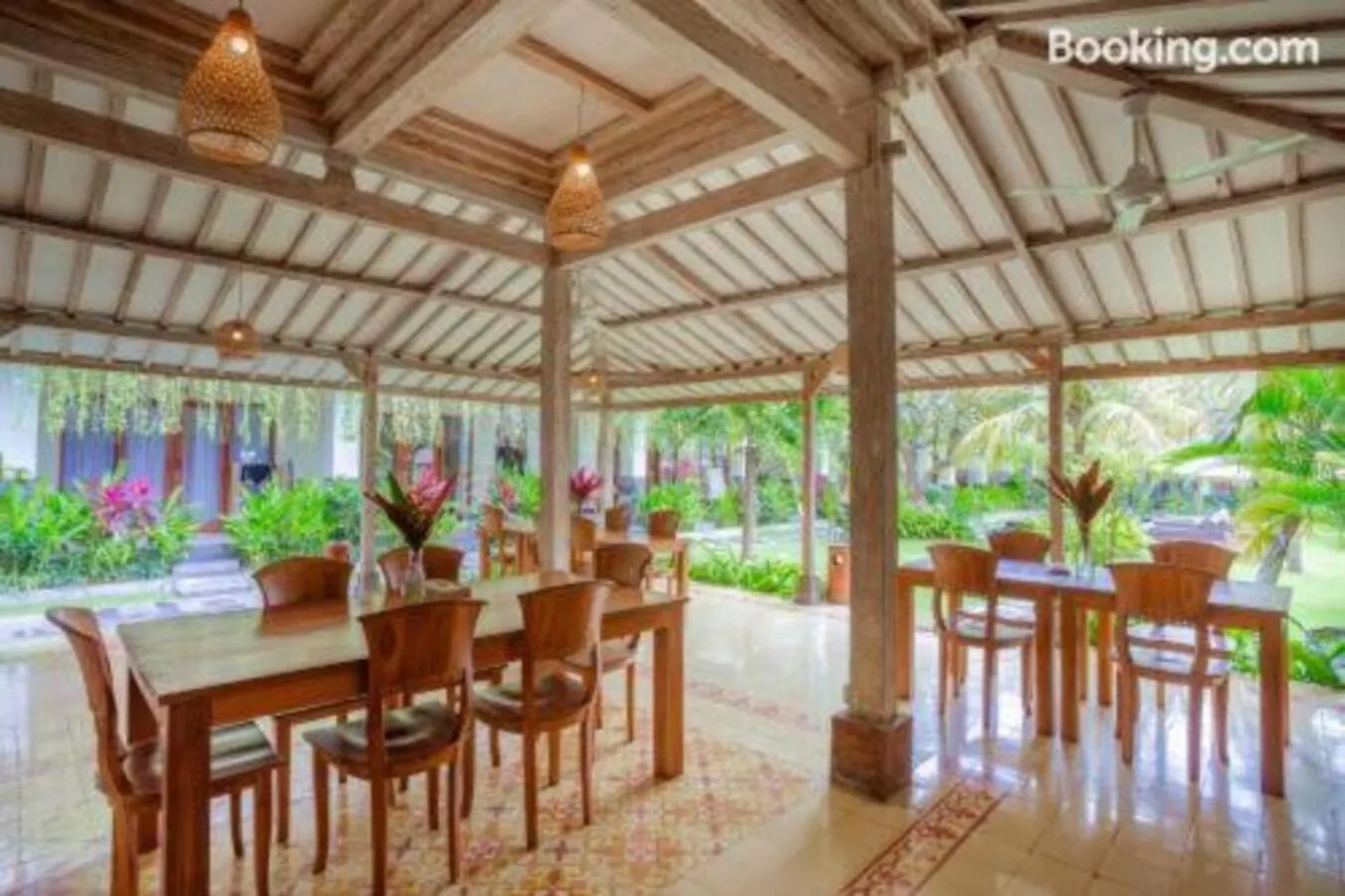 Restaurant/places to eat in Puri Canggu Rooms 2