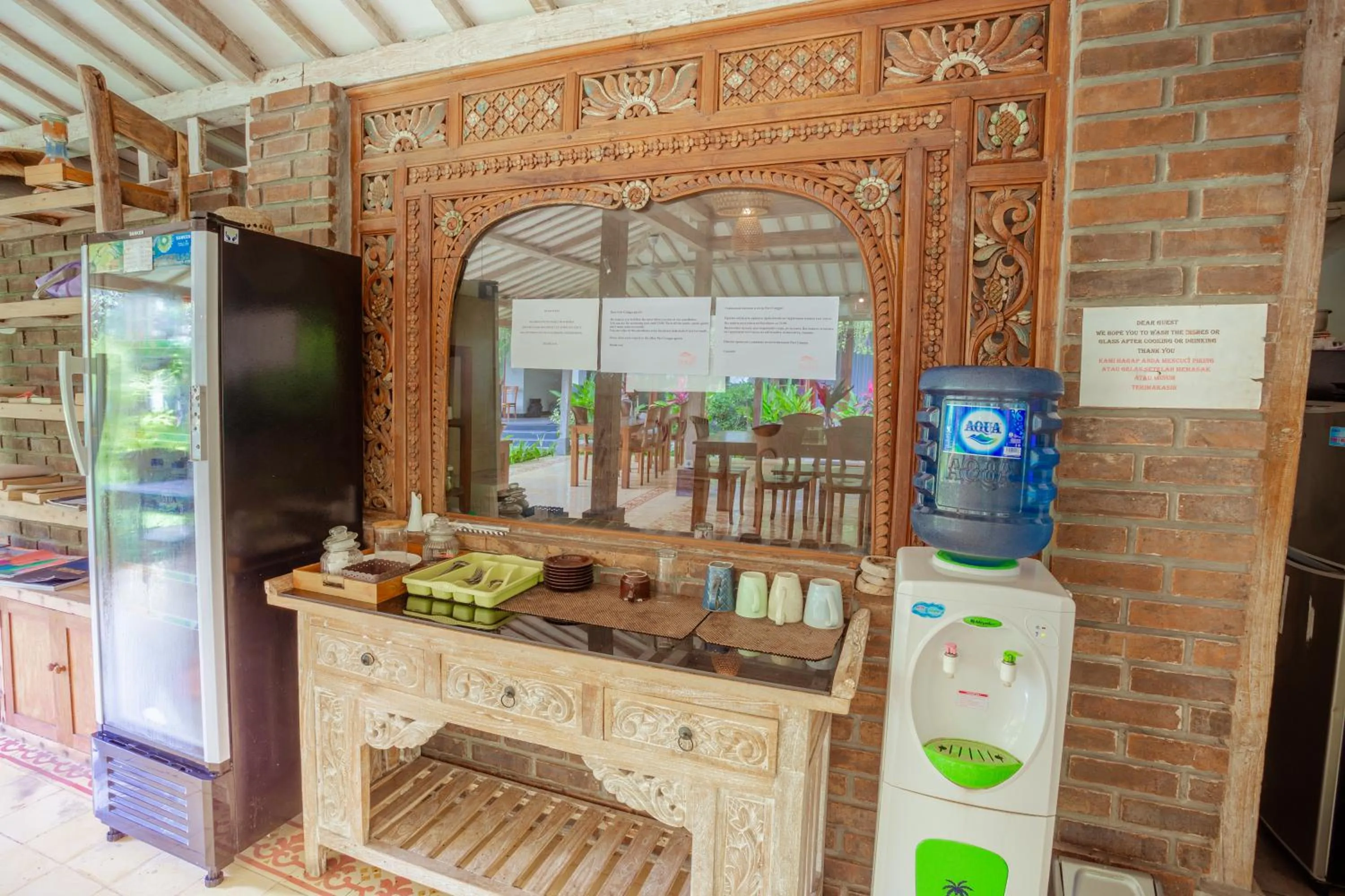 Restaurant/places to eat in Puri Canggu Rooms 2