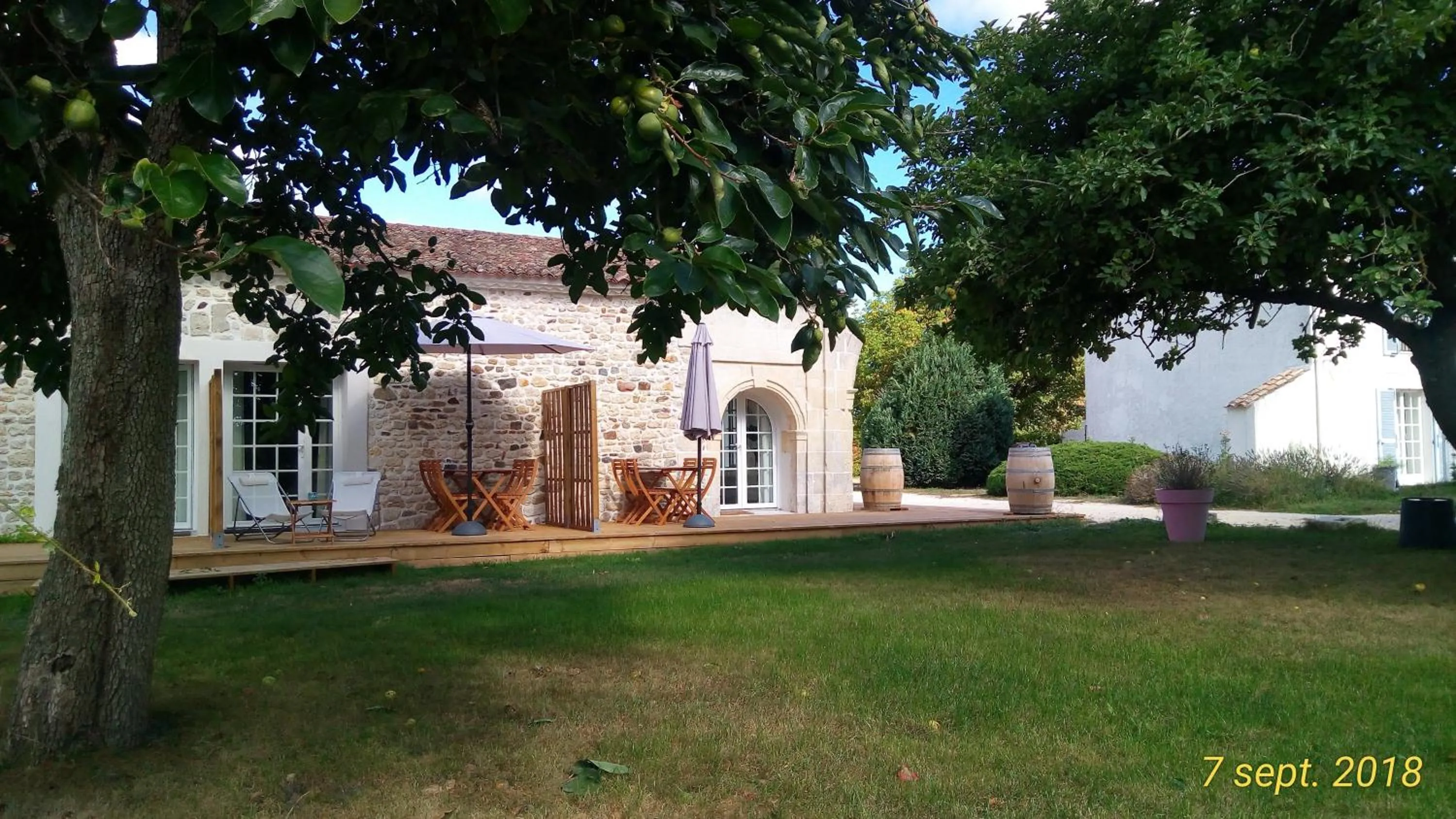 Facade/entrance in Domaine du Galon d'Or