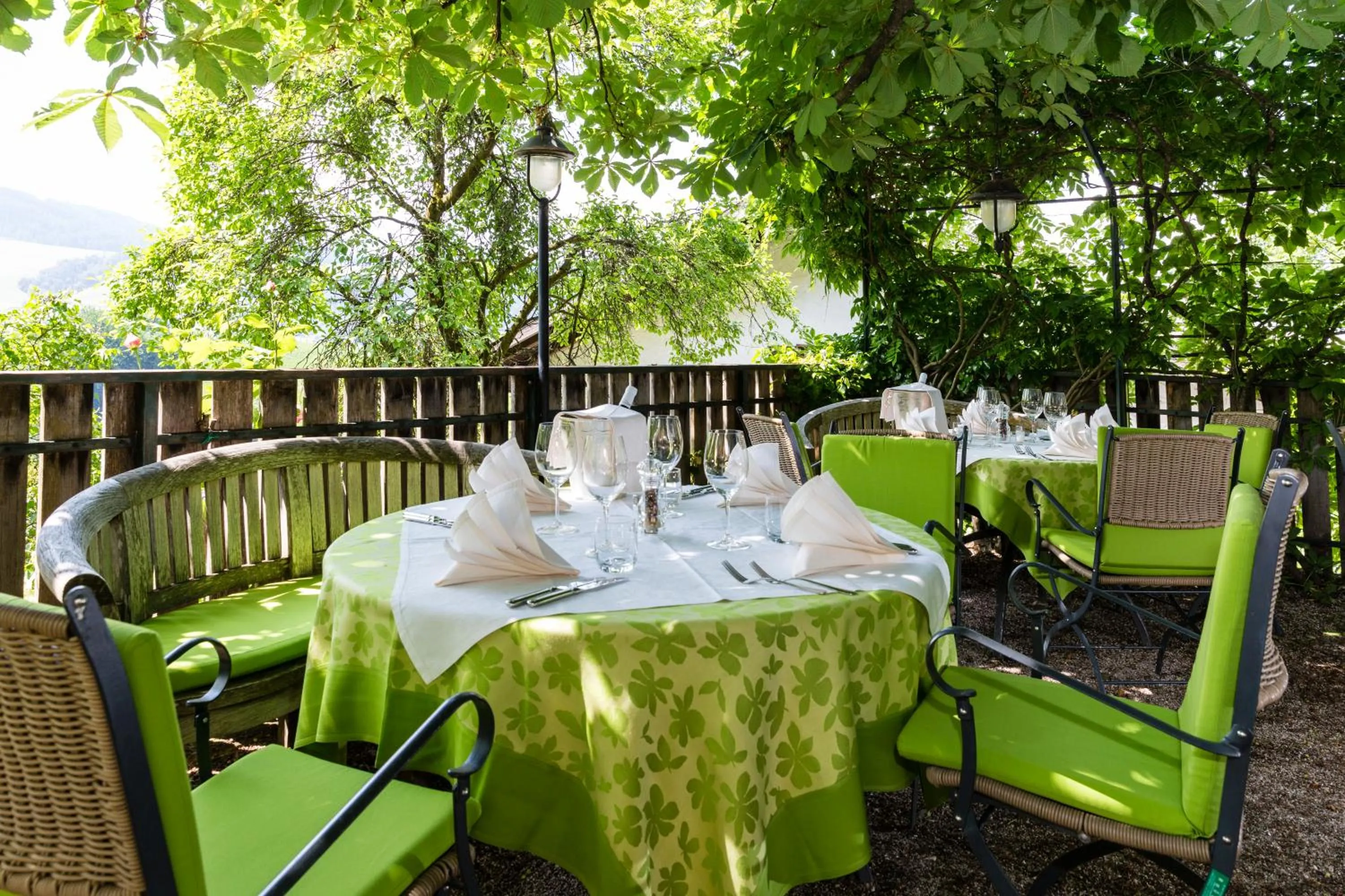 Restaurant/places to eat in Hotel Heubad