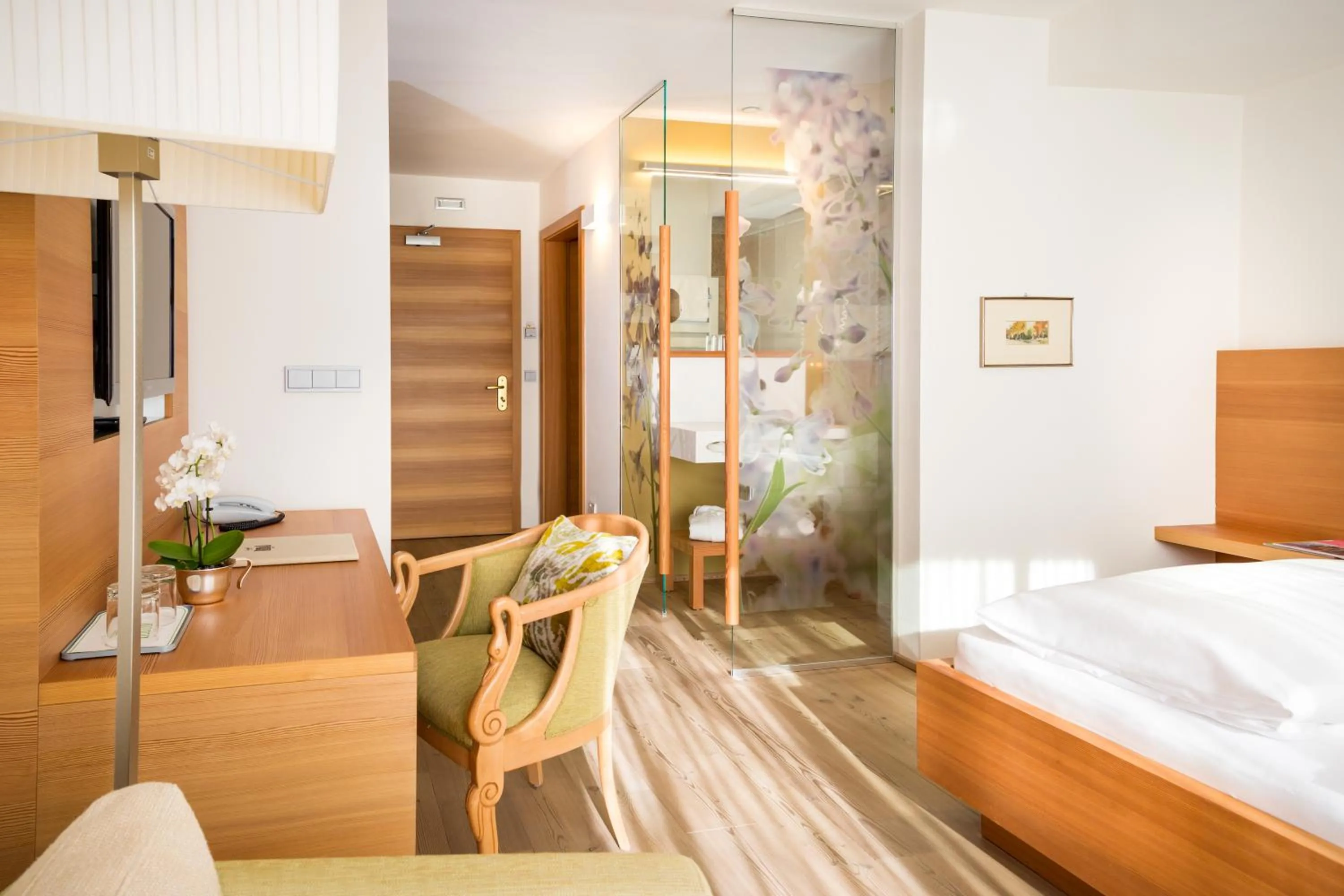 Photo of the whole room, Bed in Hotel Heubad