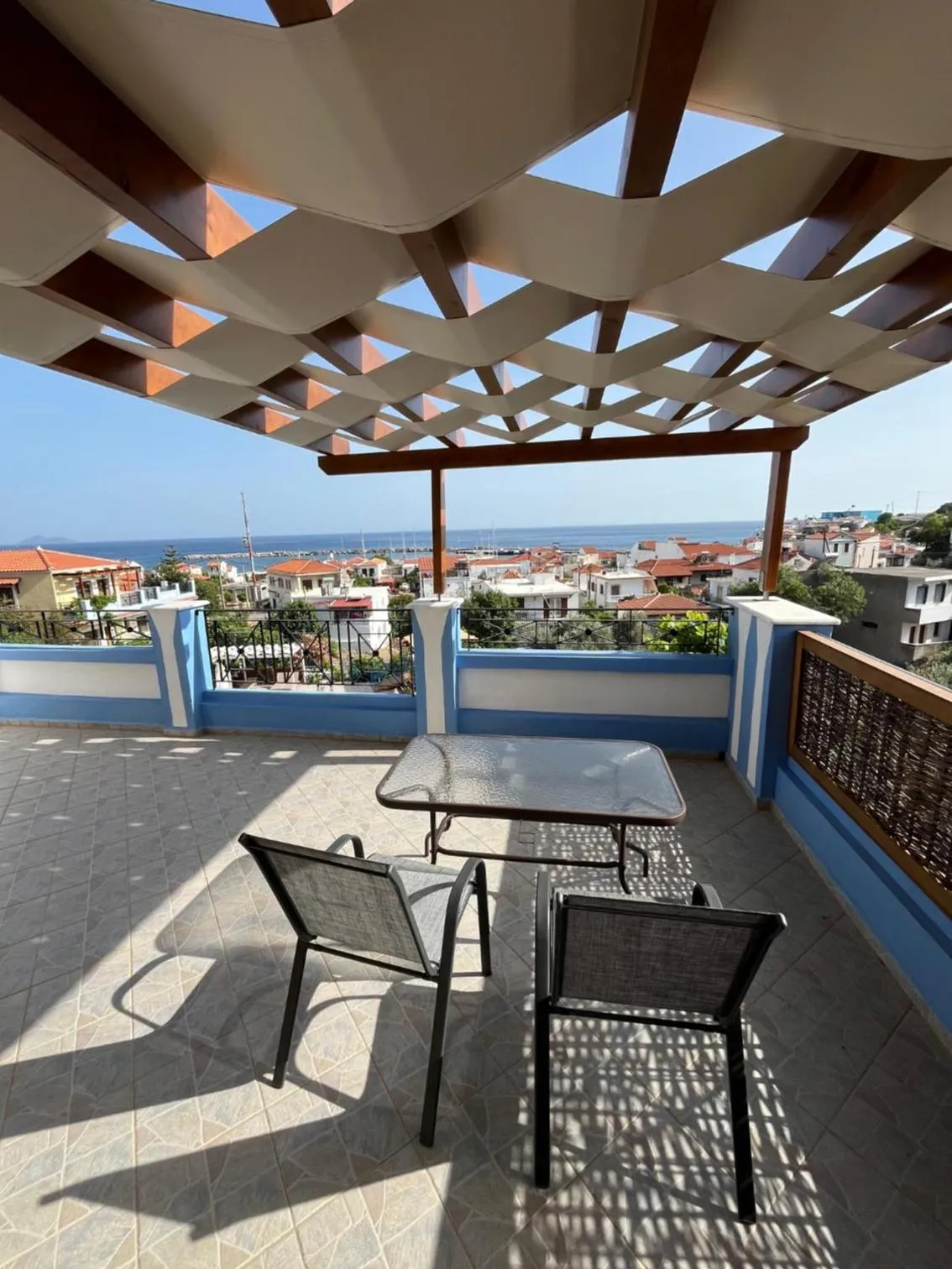 Pantheon Apartments & Studios