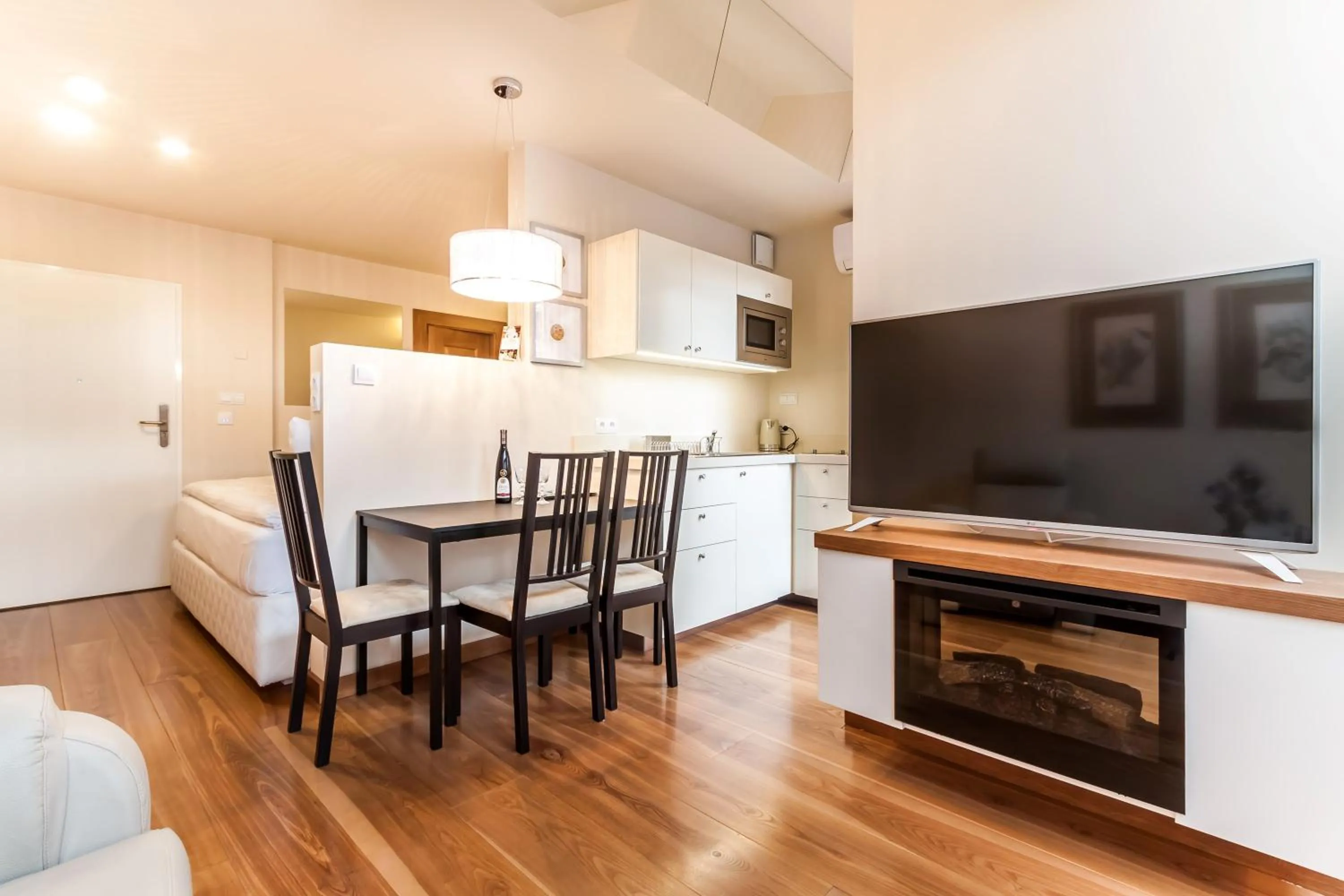 Kitchen or kitchenette in Parkside Apartments Old Town