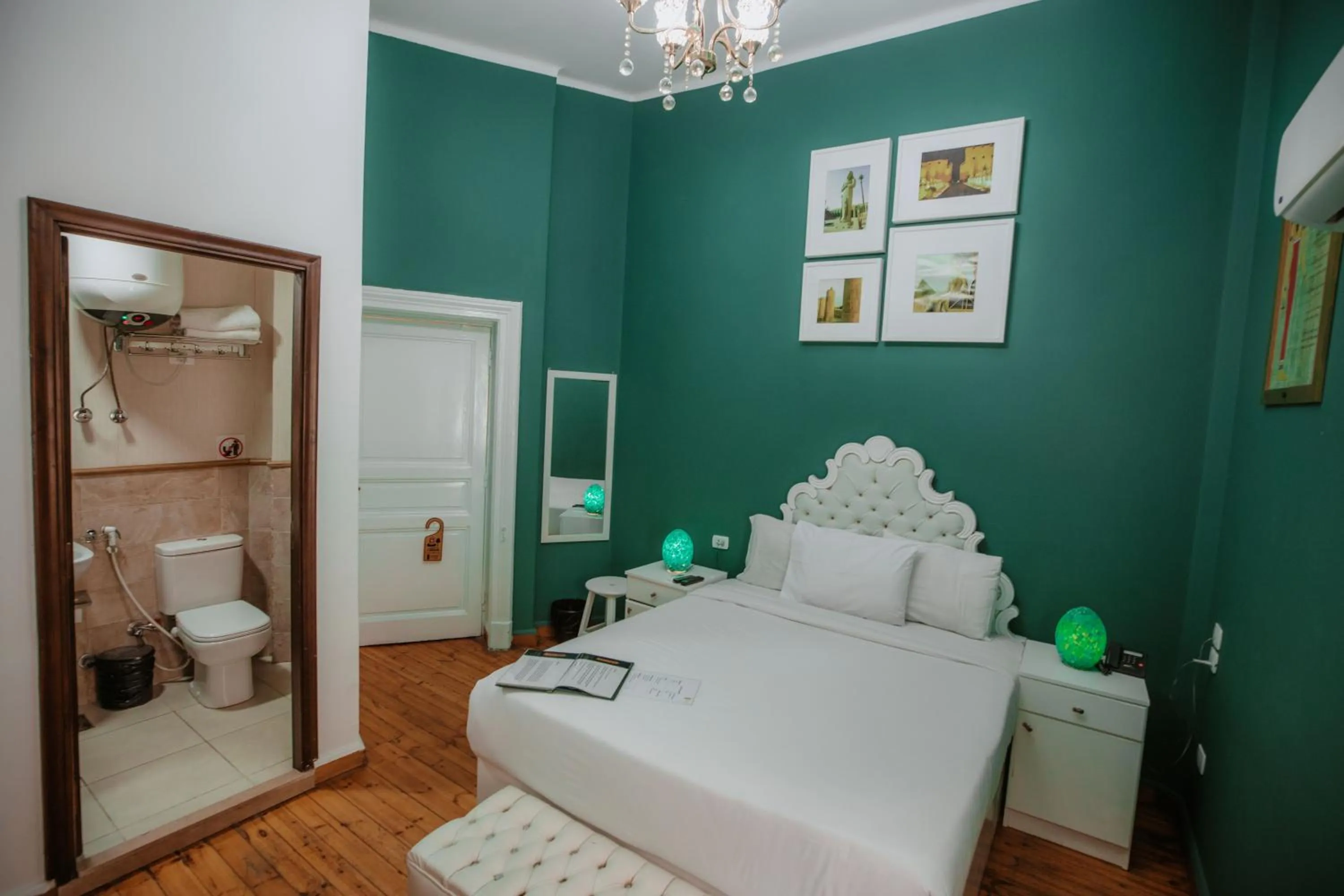 Bed in Tahrir Plaza Suites - Museum View