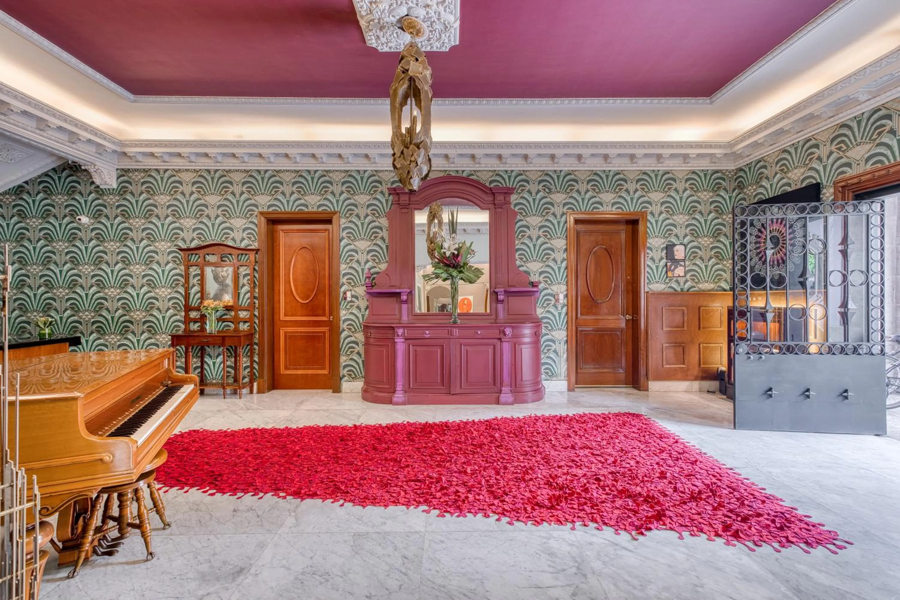 Pug Seal Polanco Anatole France