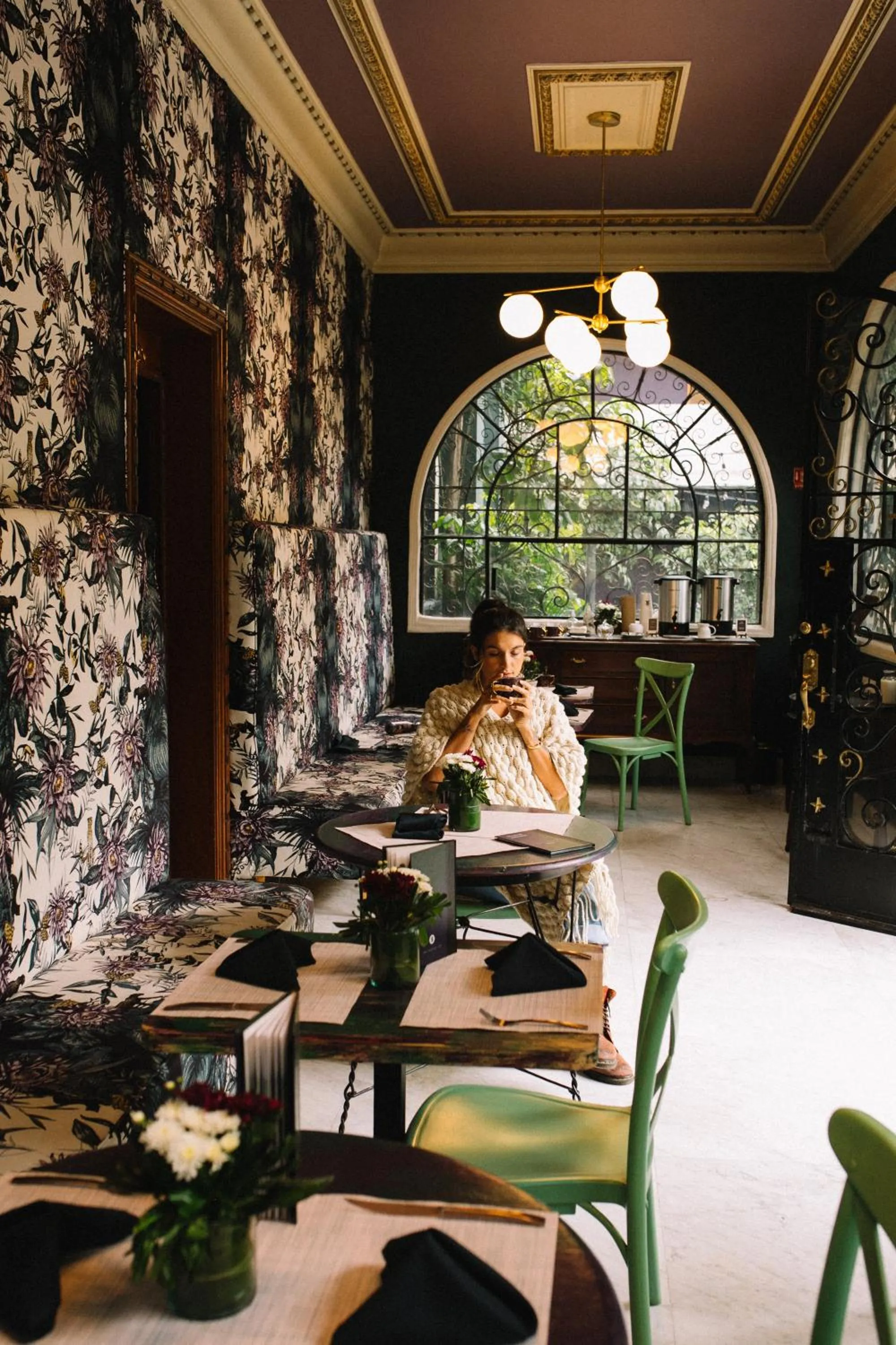 Restaurant/places to eat in Pug Seal Polanco Anatole France