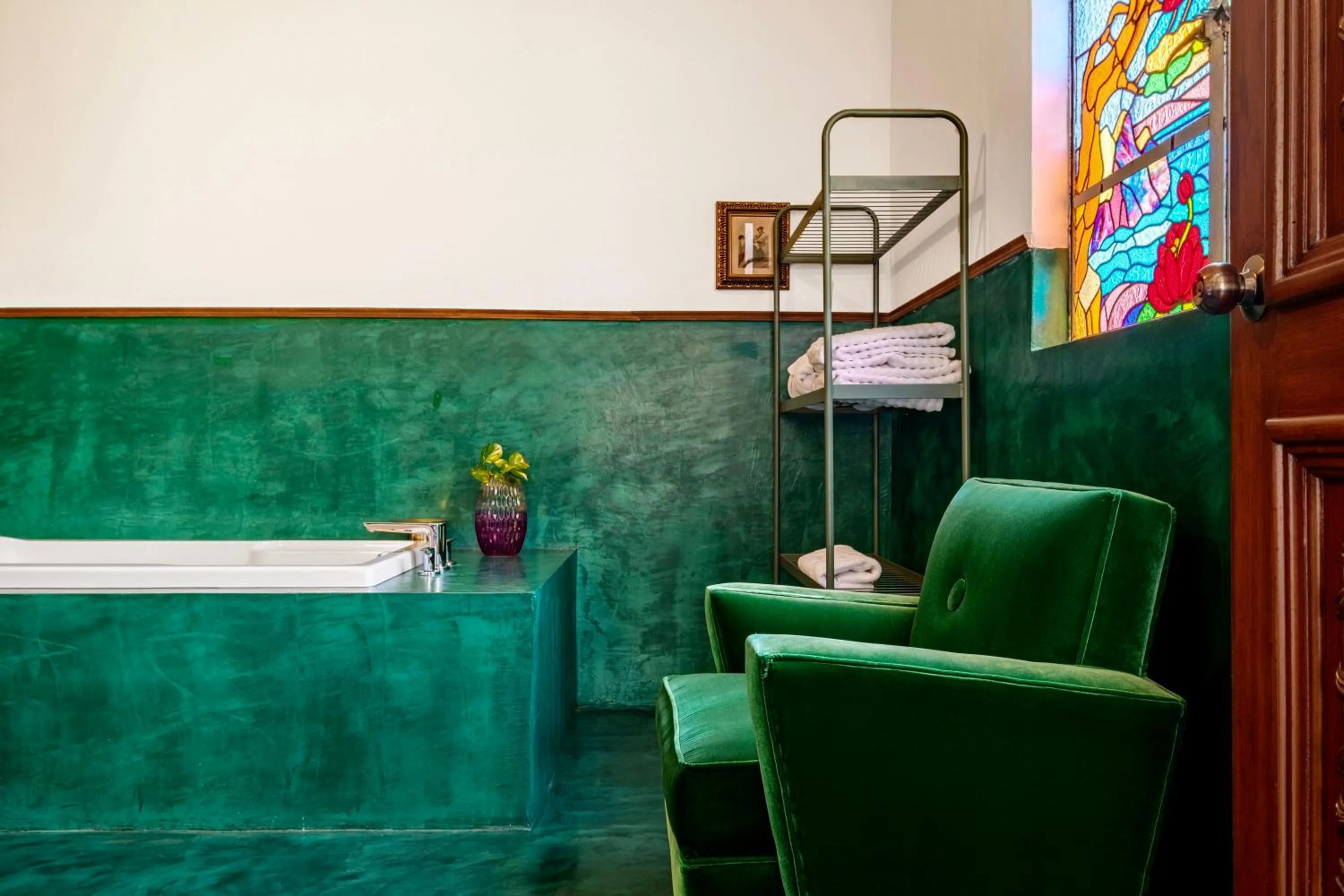 Bathroom in Pug Seal Polanco Anatole France