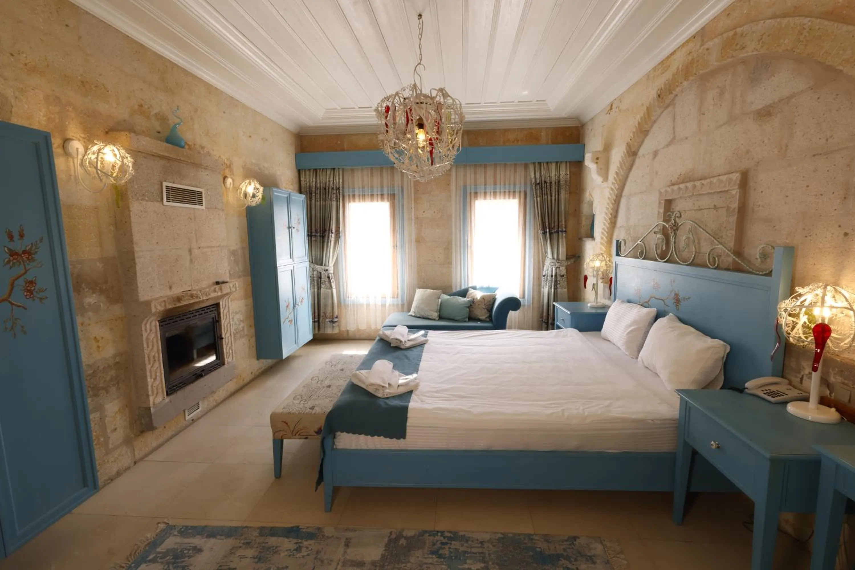 Bed in Anatelein Cave Hotel