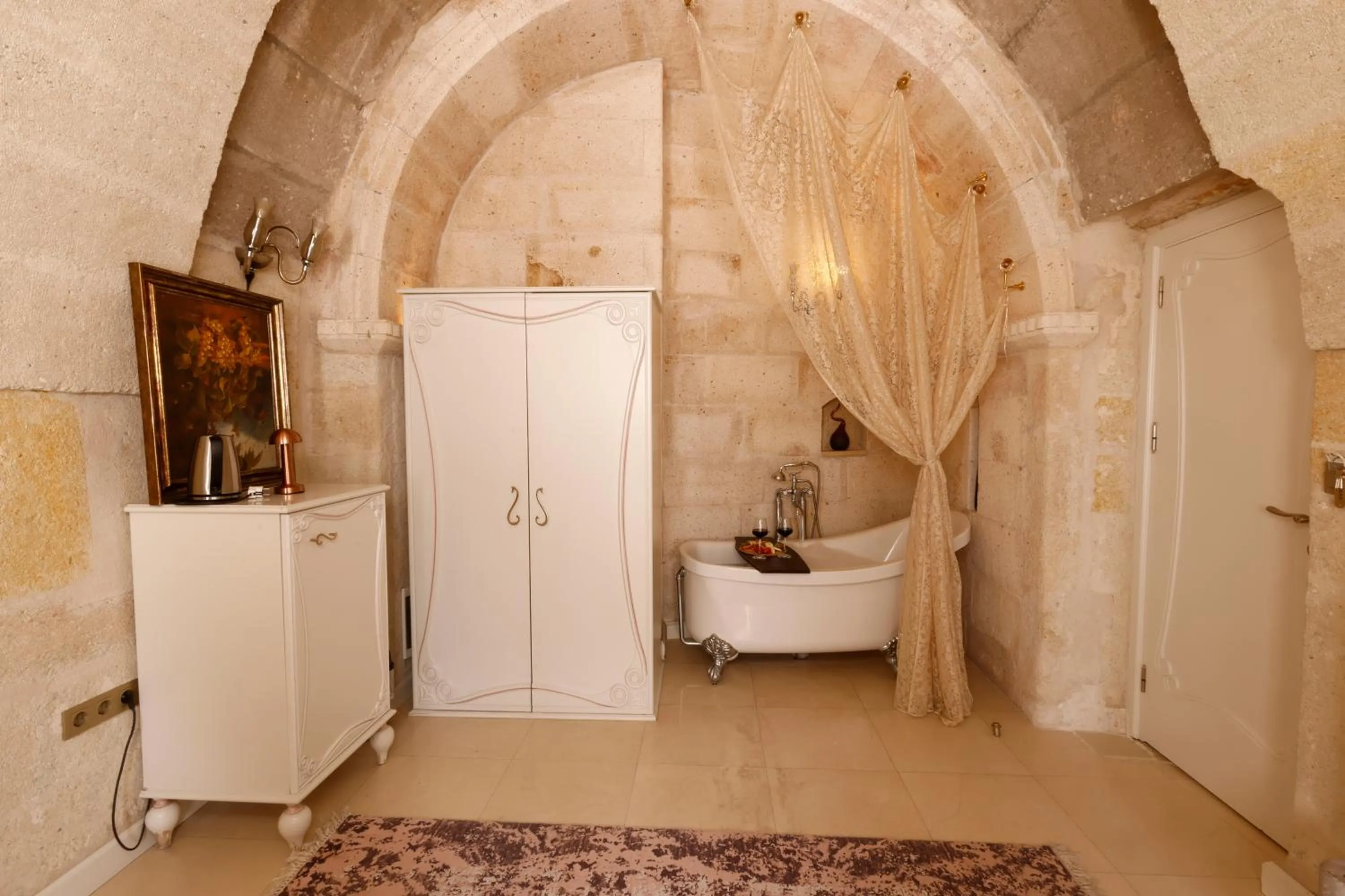 Bed in Anatelein Cave Hotel