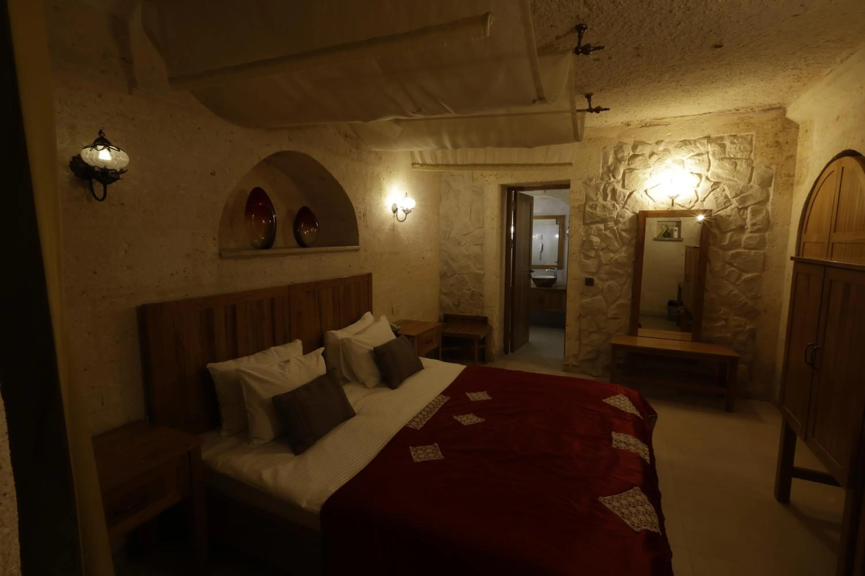 Bed in Anatelein Cave Hotel