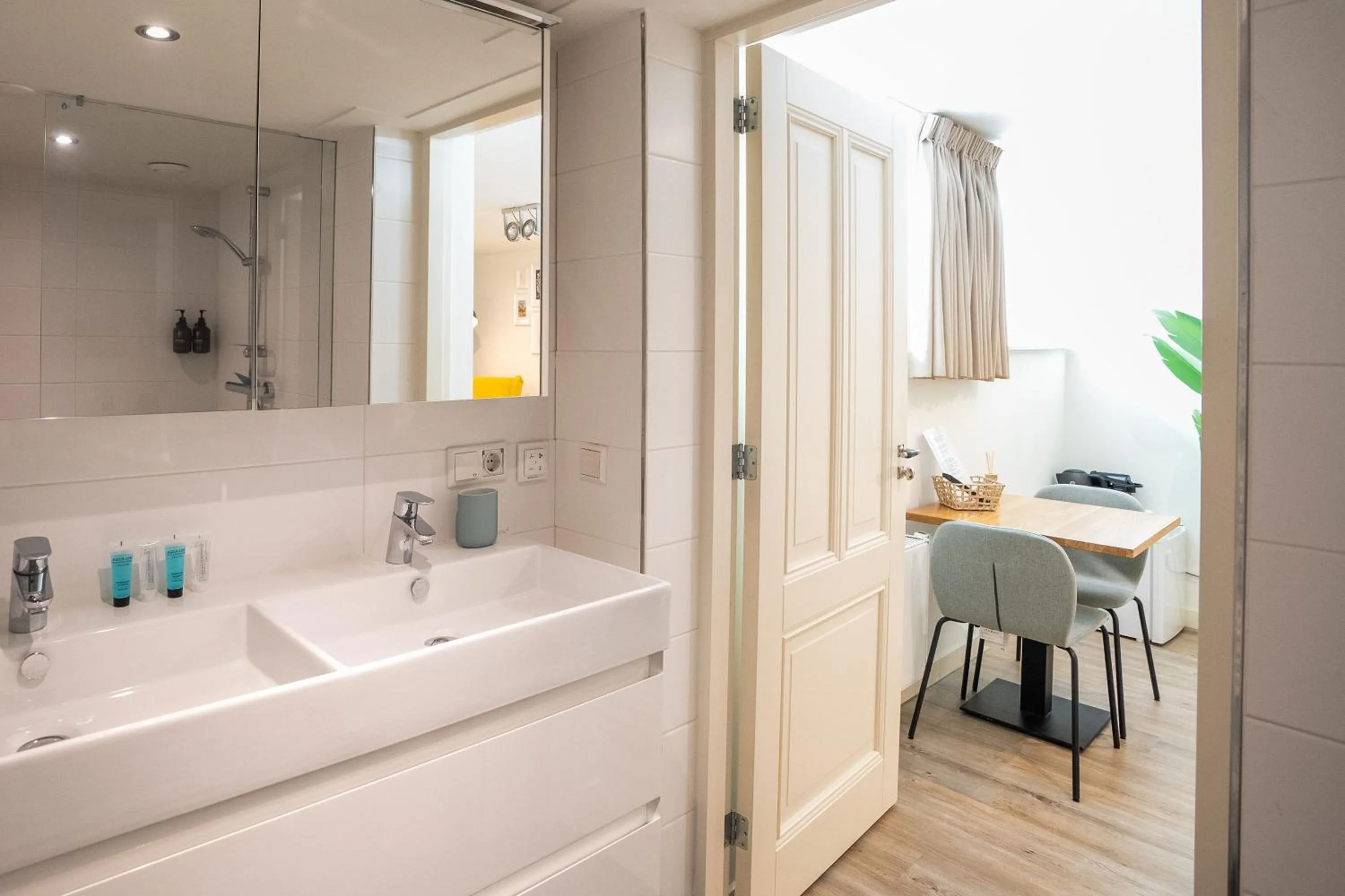 Nassau Canal Suites - in the heart of the city