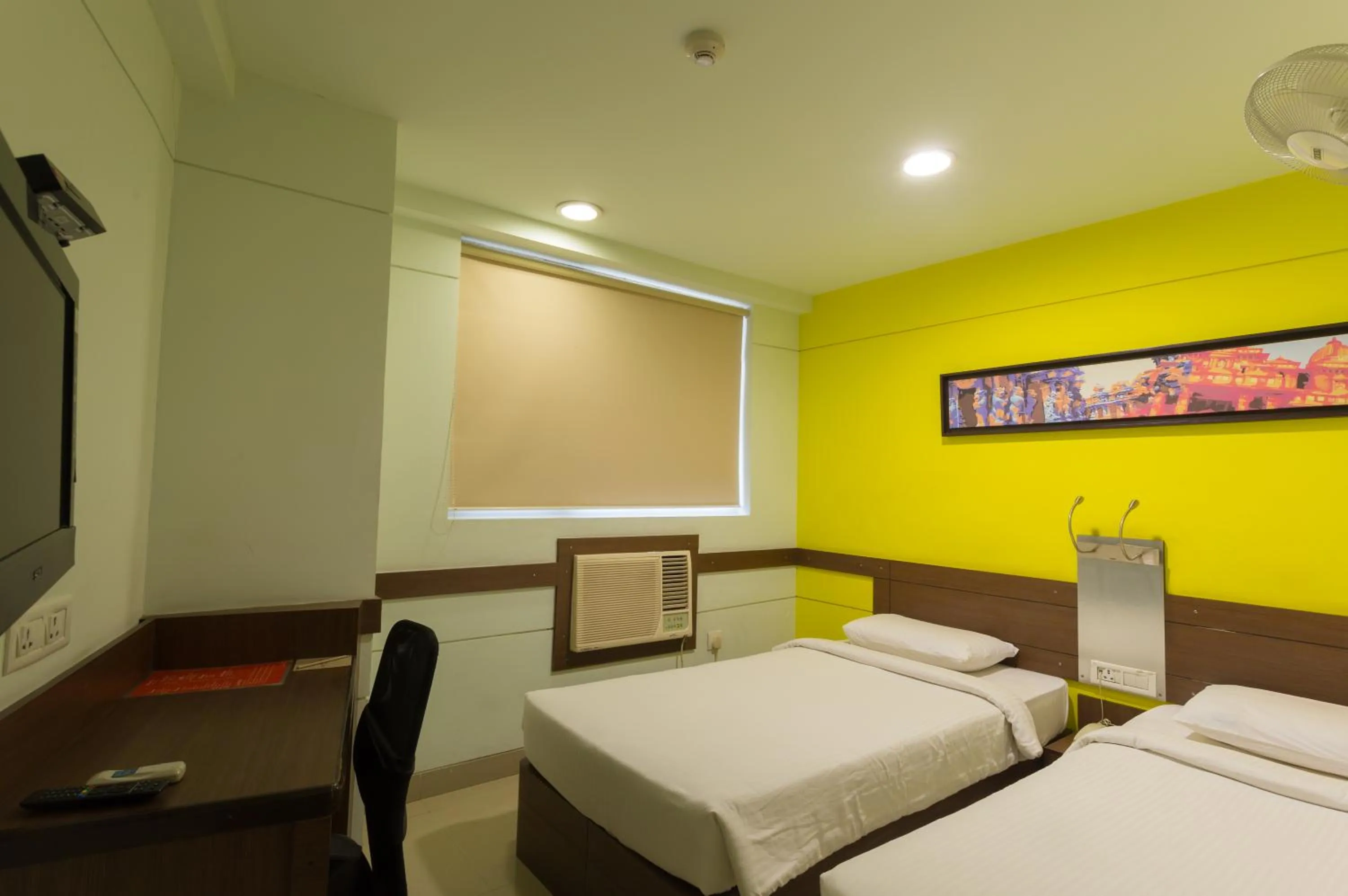 Photo of the whole room, Bed in Ginger Chennai - Vadapalani