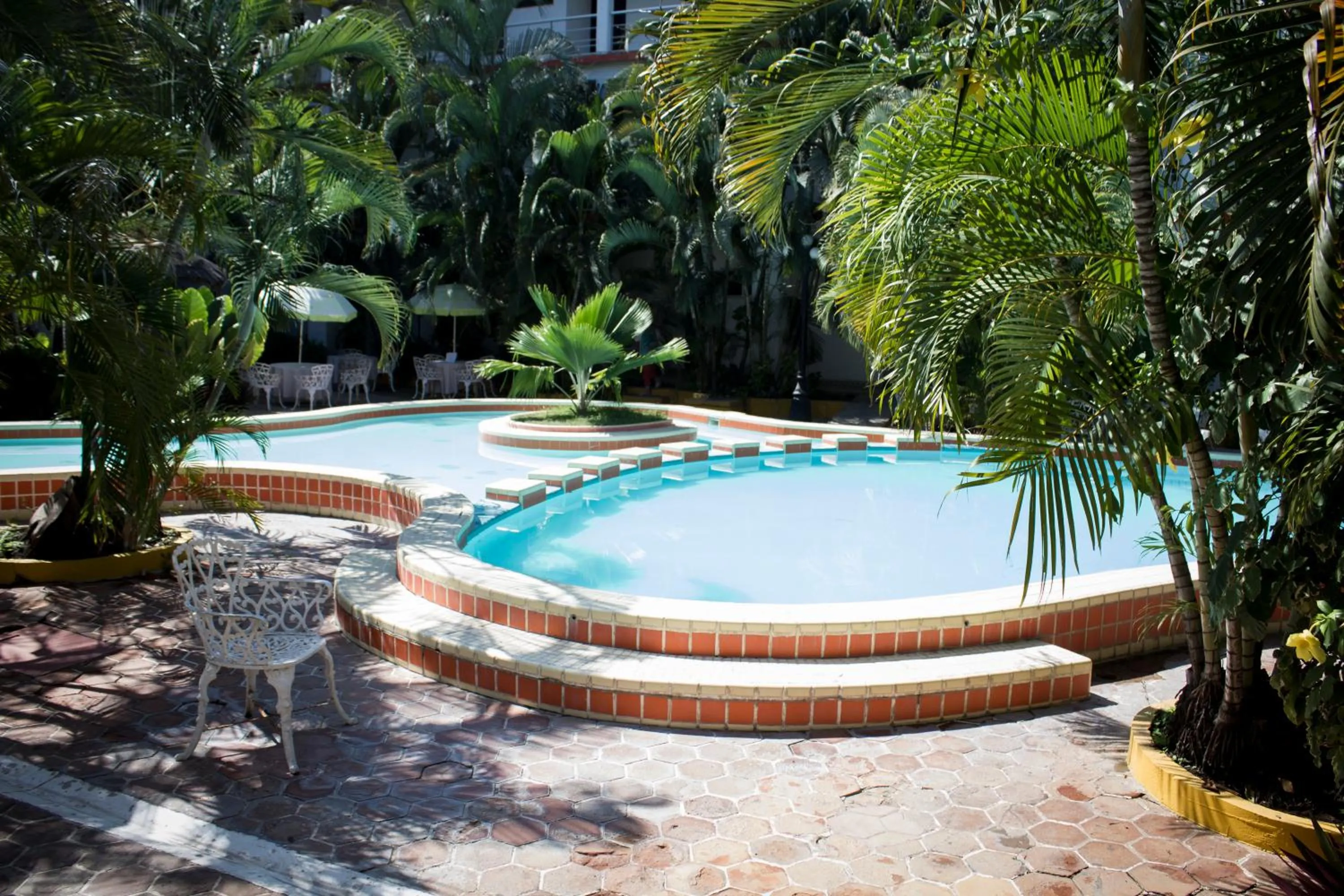 Swimming pool in Hotel Playa Azul
