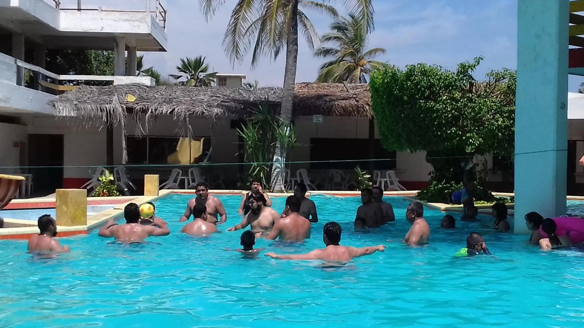 Swimming pool in Hotel Playa Azul