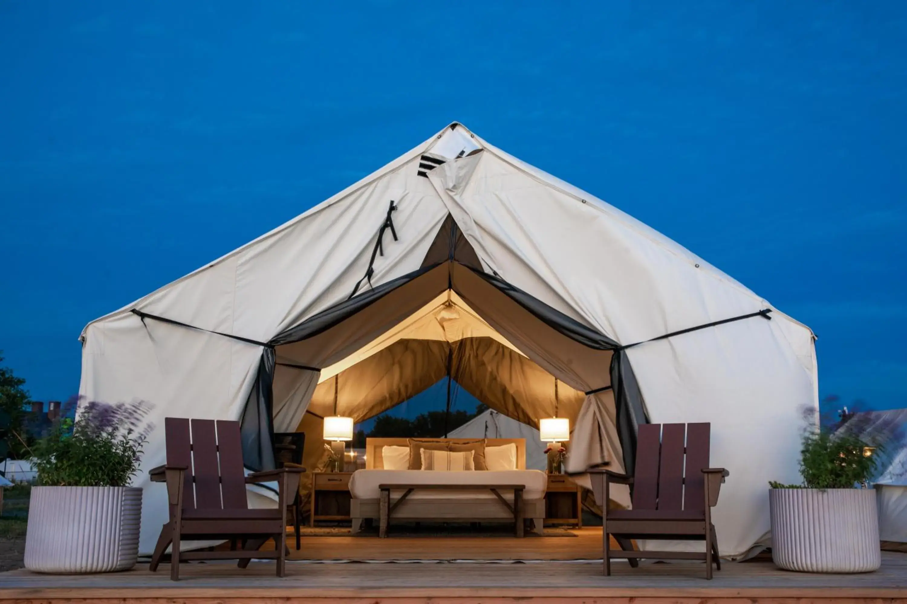 Journey King Tent in Collective Retreats Governors Island Journey King Tent in Collective Retreats Governors Island