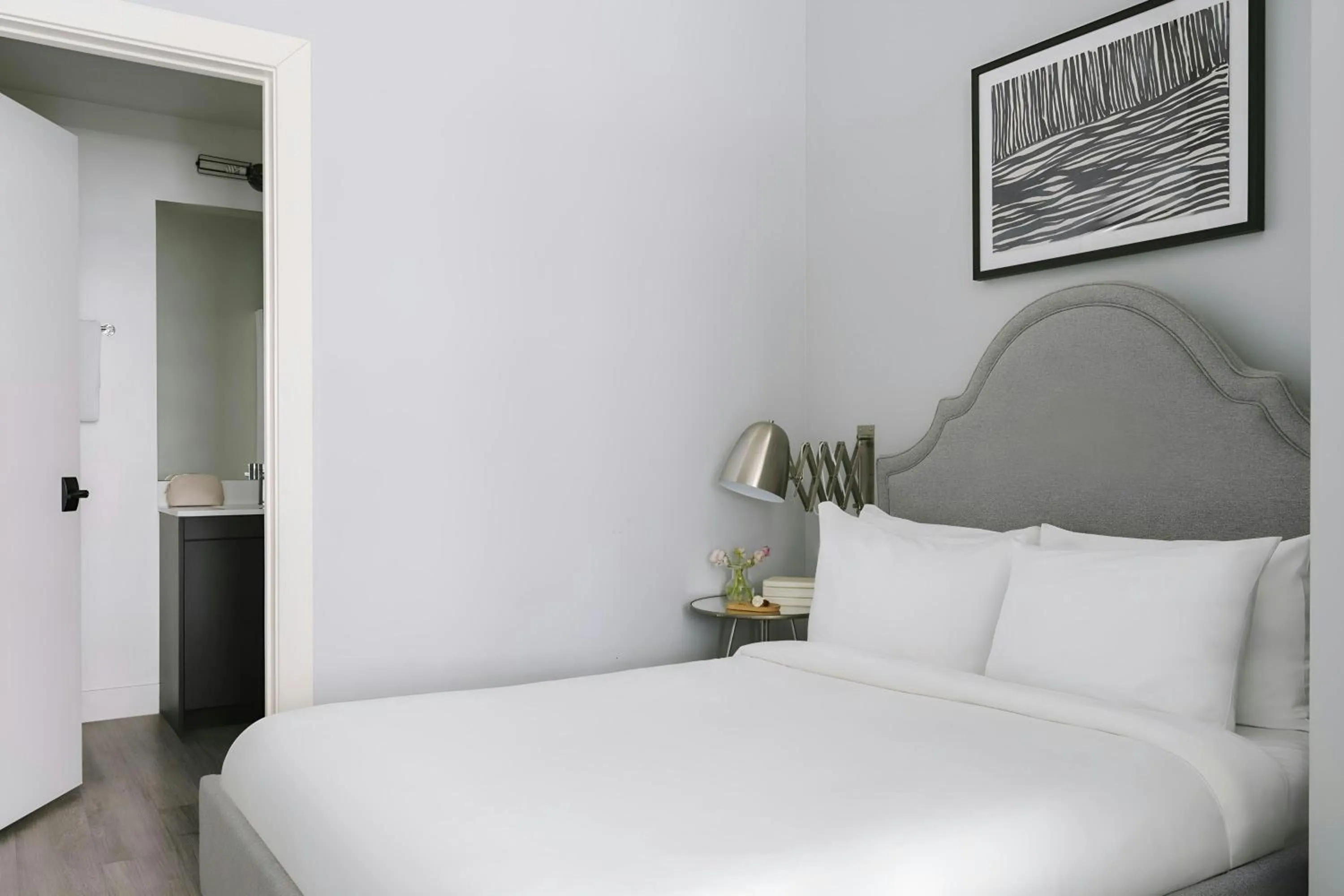 Bedroom, Bed in Sonder by Marriott Bonvoy The Plymouth Apartments Loop