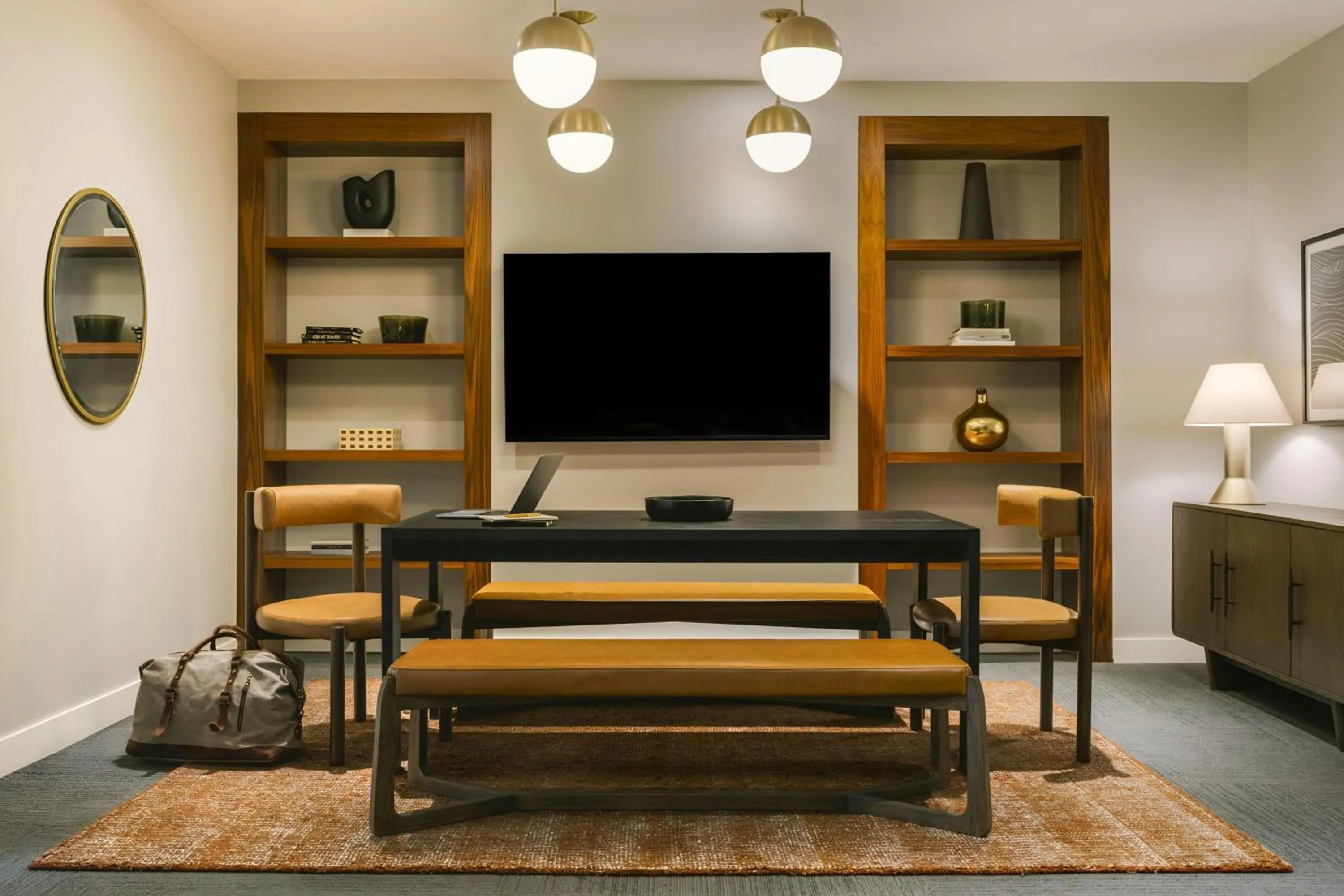 Lounge or bar in Sonder by Marriott Bonvoy The Plymouth Apartments Loop