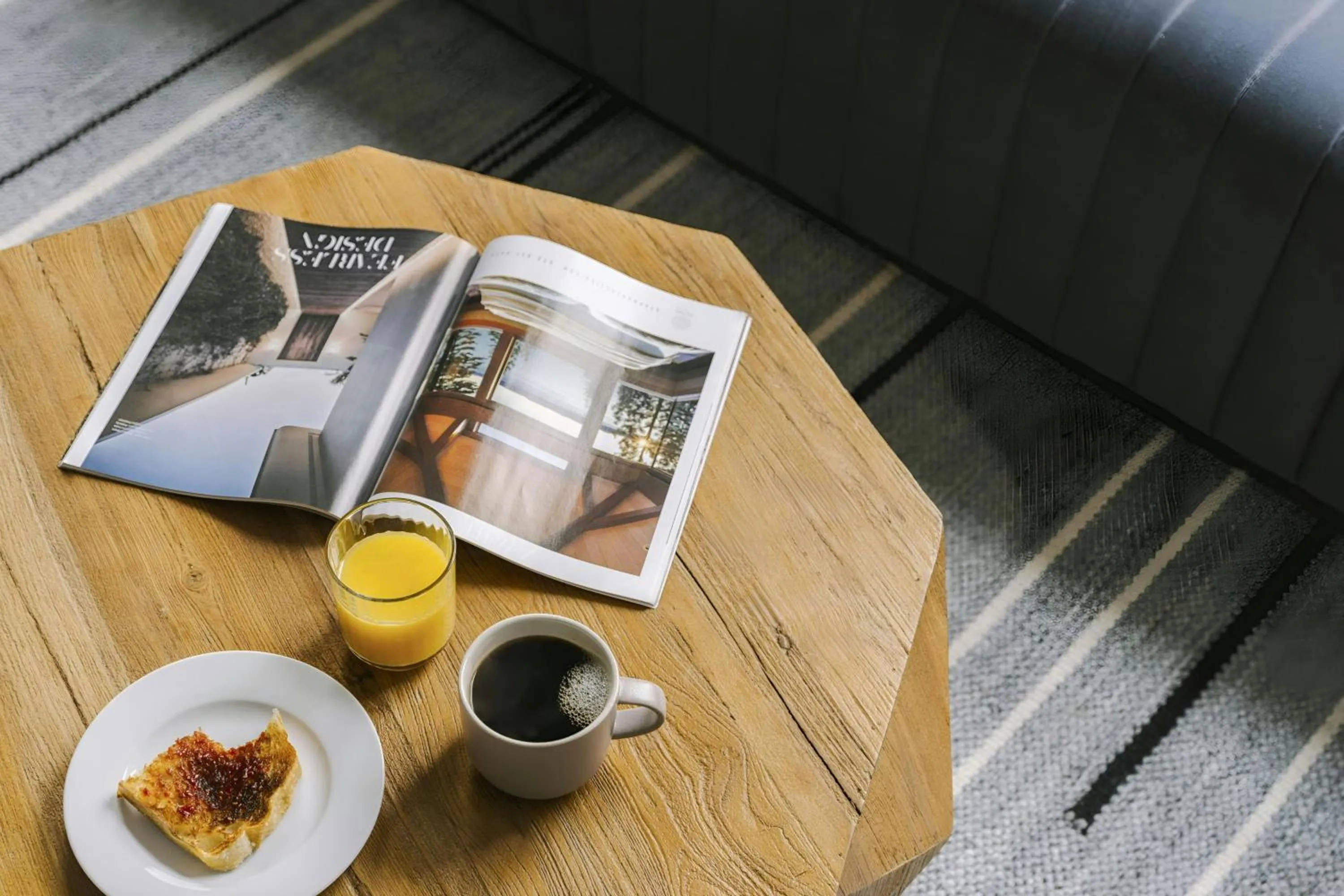 Living room in Sonder by Marriott Bonvoy The Plymouth Apartments Loop