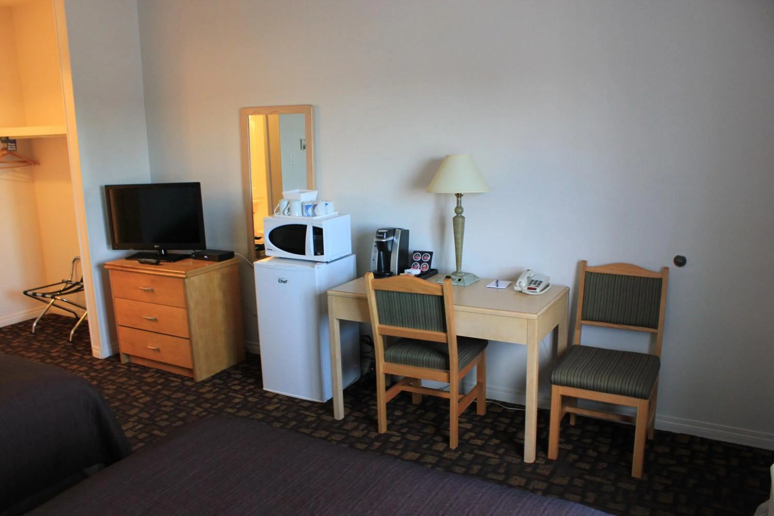 TV and multimedia in Coronet Hotel