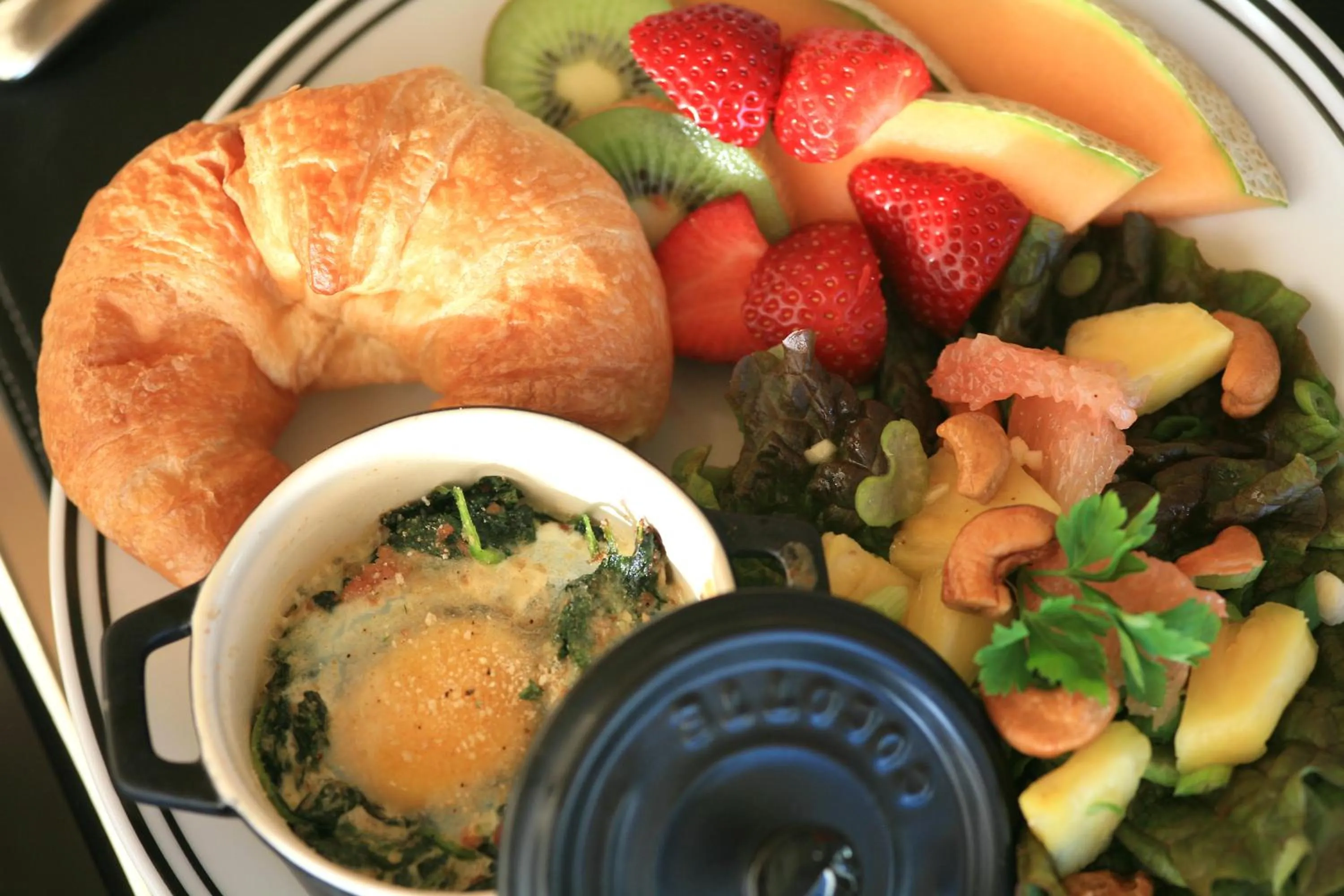 Food and drinks in Auberge des Eaux Vives