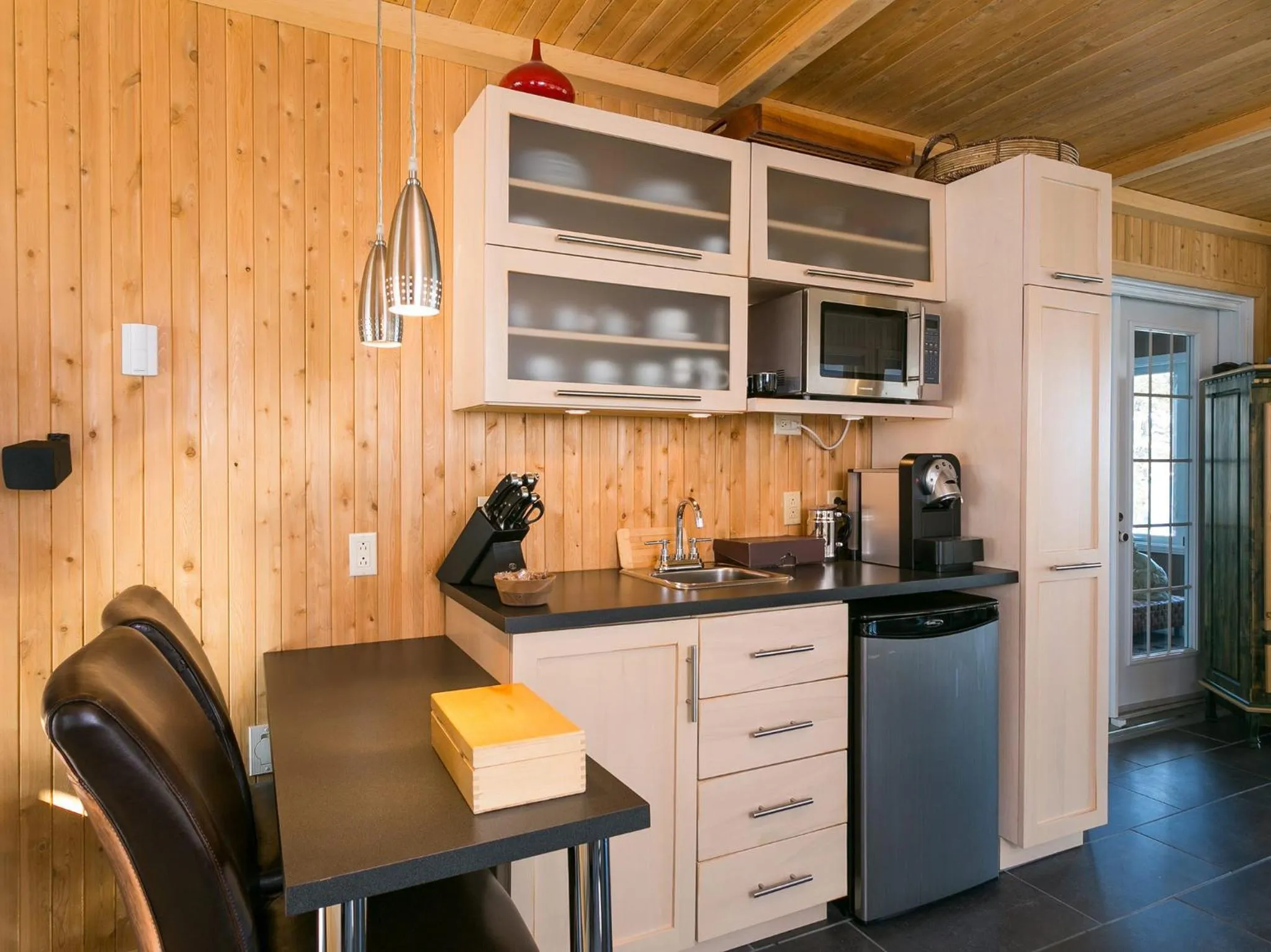 Kitchen or kitchenette in Auberge des Eaux Vives