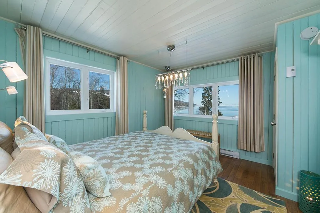 Bedroom, Bed in Auberge des Eaux Vives