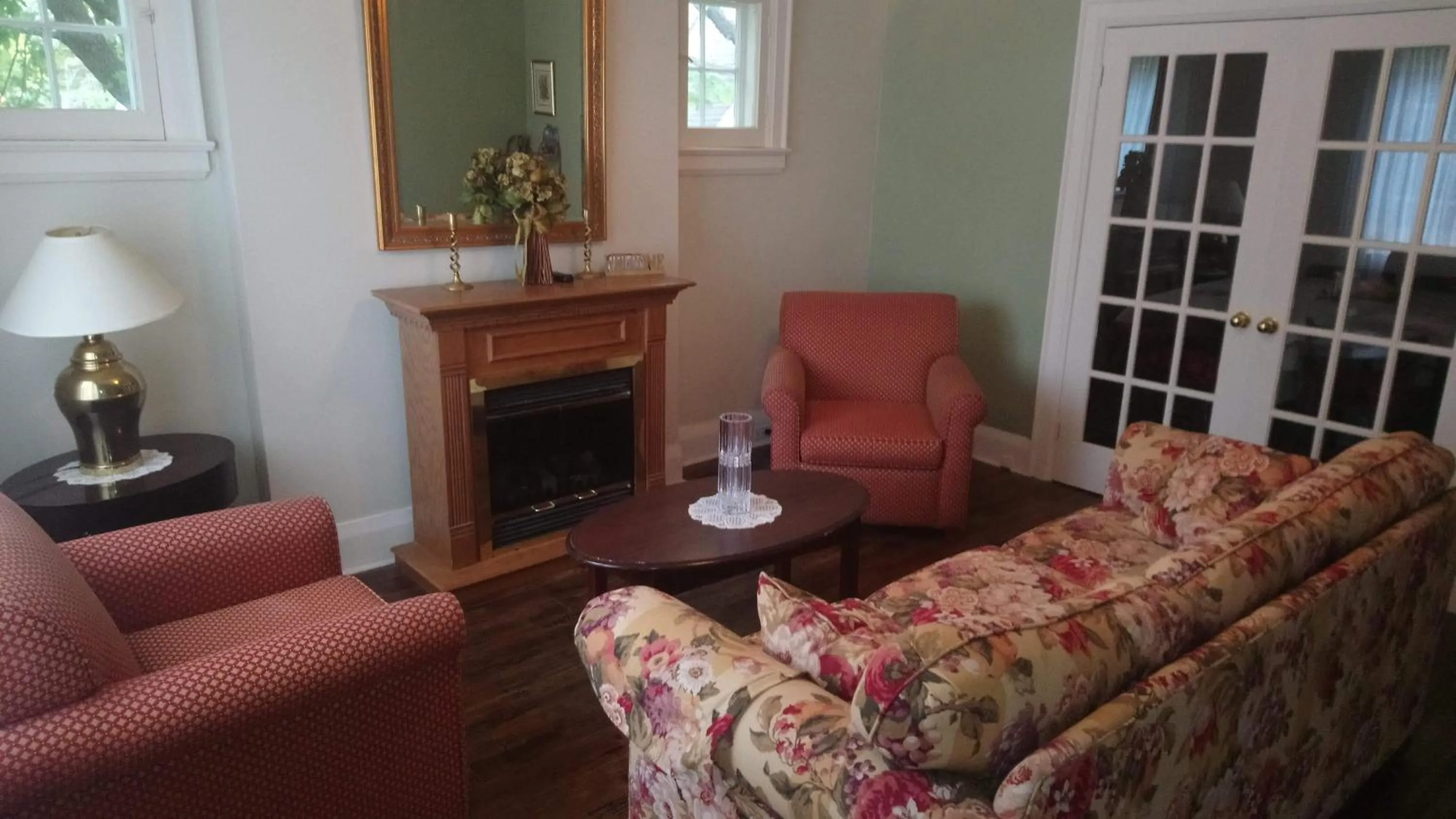 Living room in Blue Spruce Bed and Breakfast Muskoka