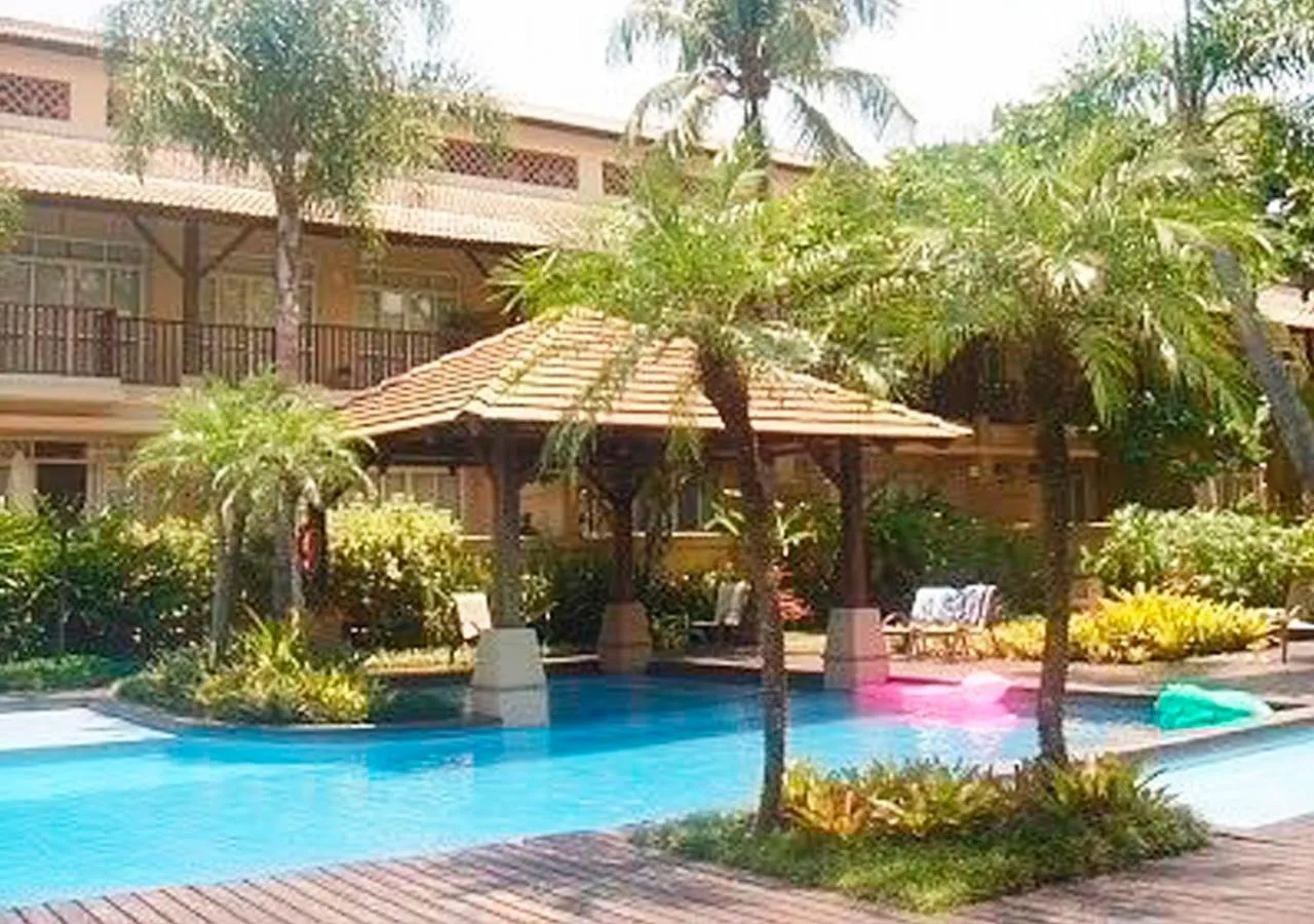 Pool view in Residências Garcez - Pantai Enseada - Vista Mar