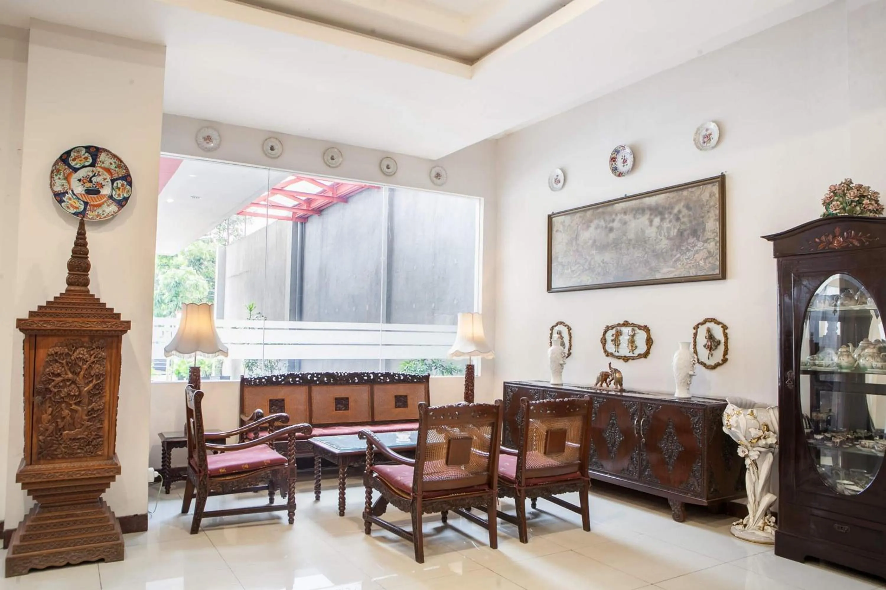 Seating area in RedDoorz Near Trans Studio Mall 3