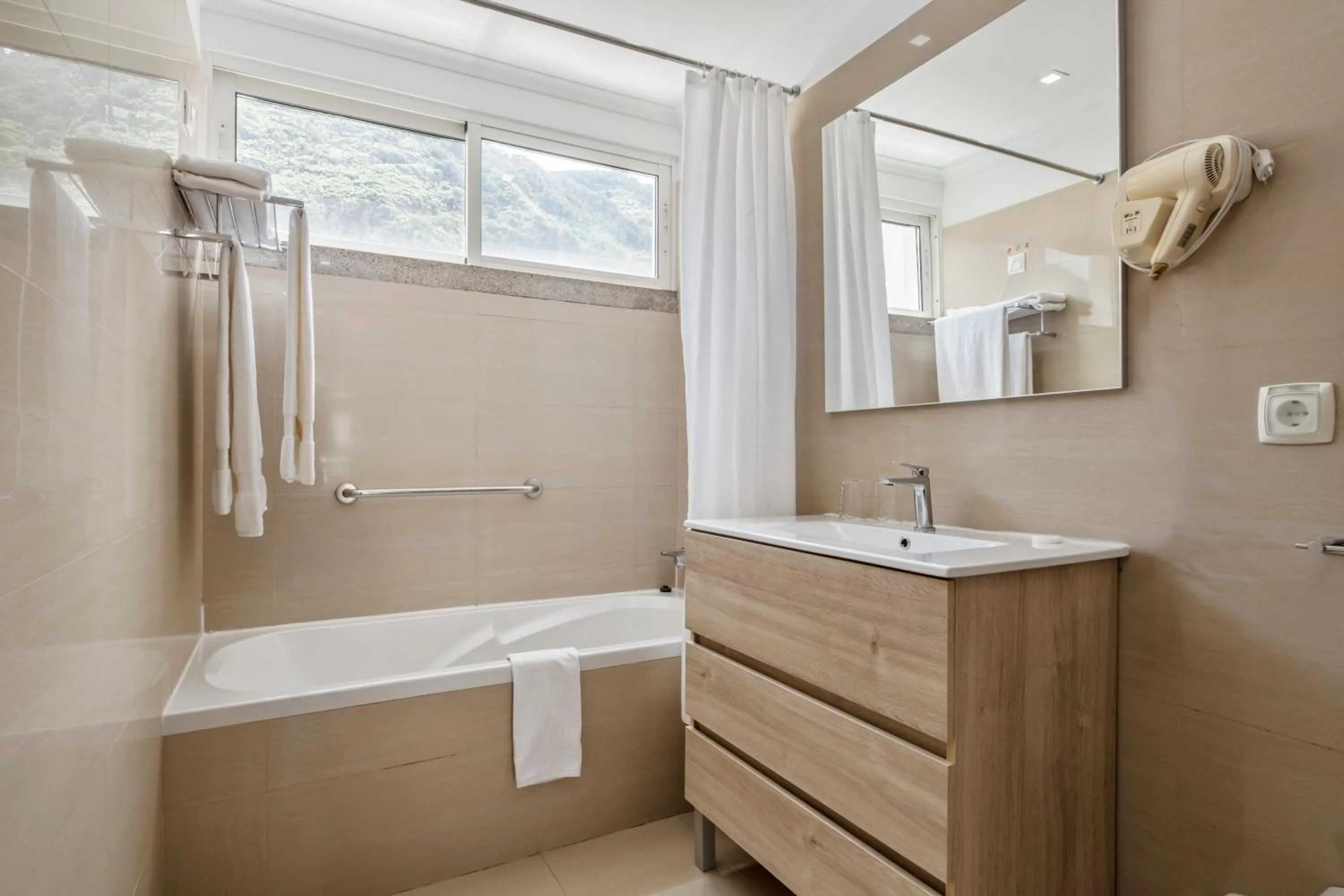 Bathroom in White Waters Hotel