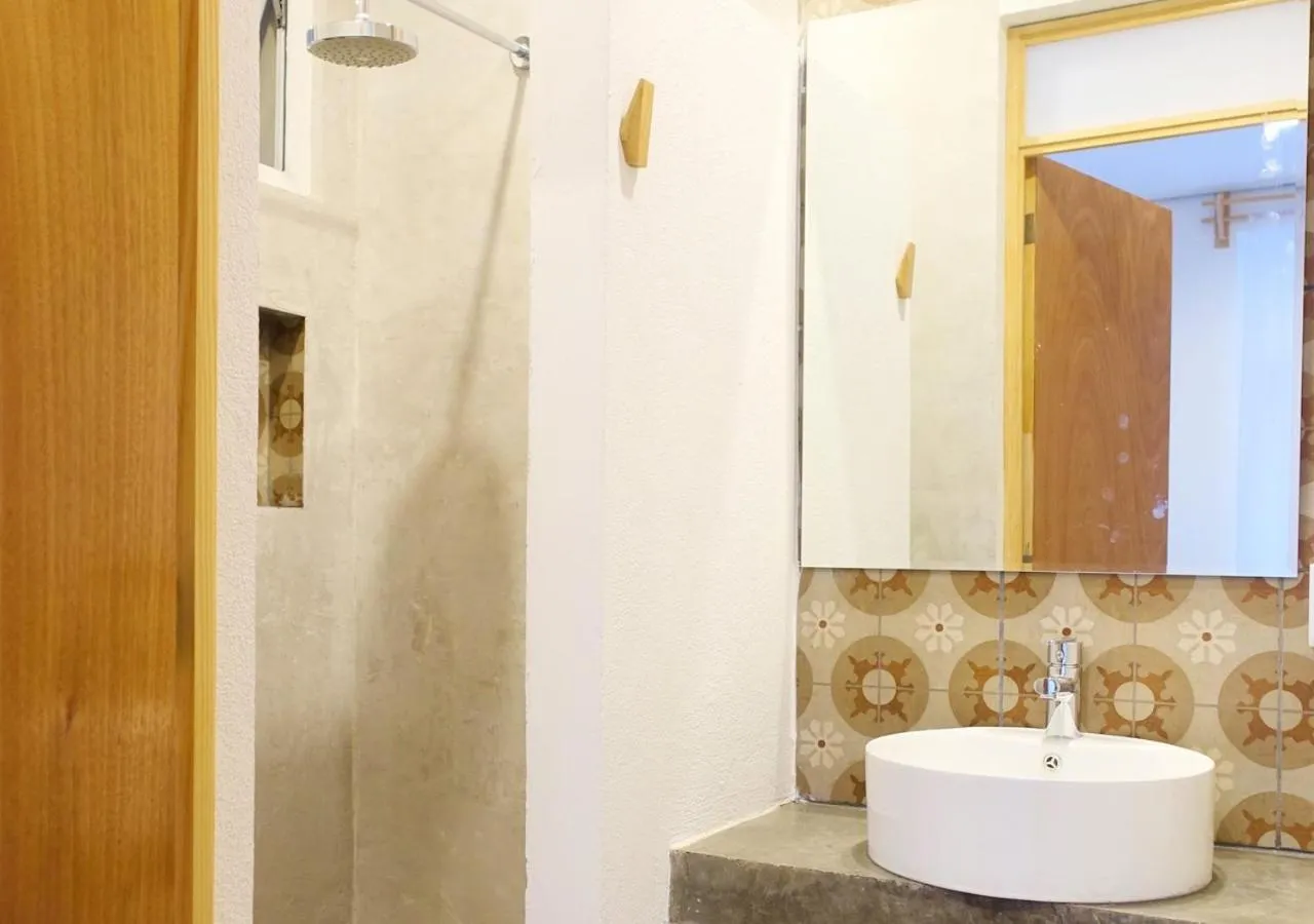 Shower in Hotel Mamá Carlota