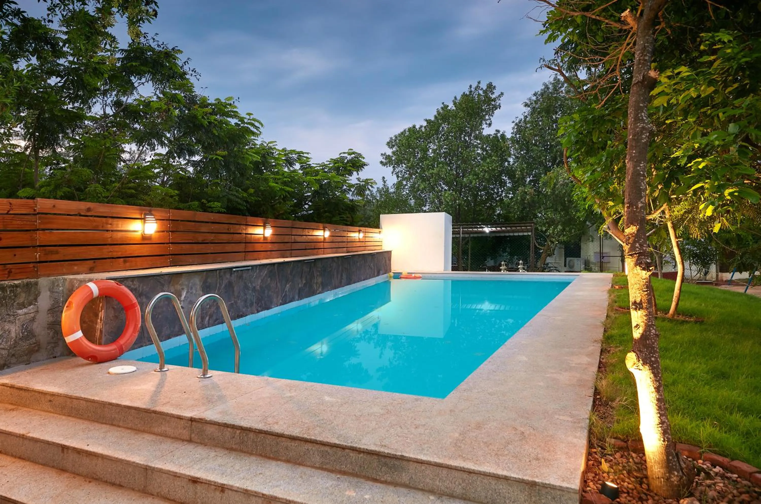 Swimming pool in Bodhiwoods Resorts