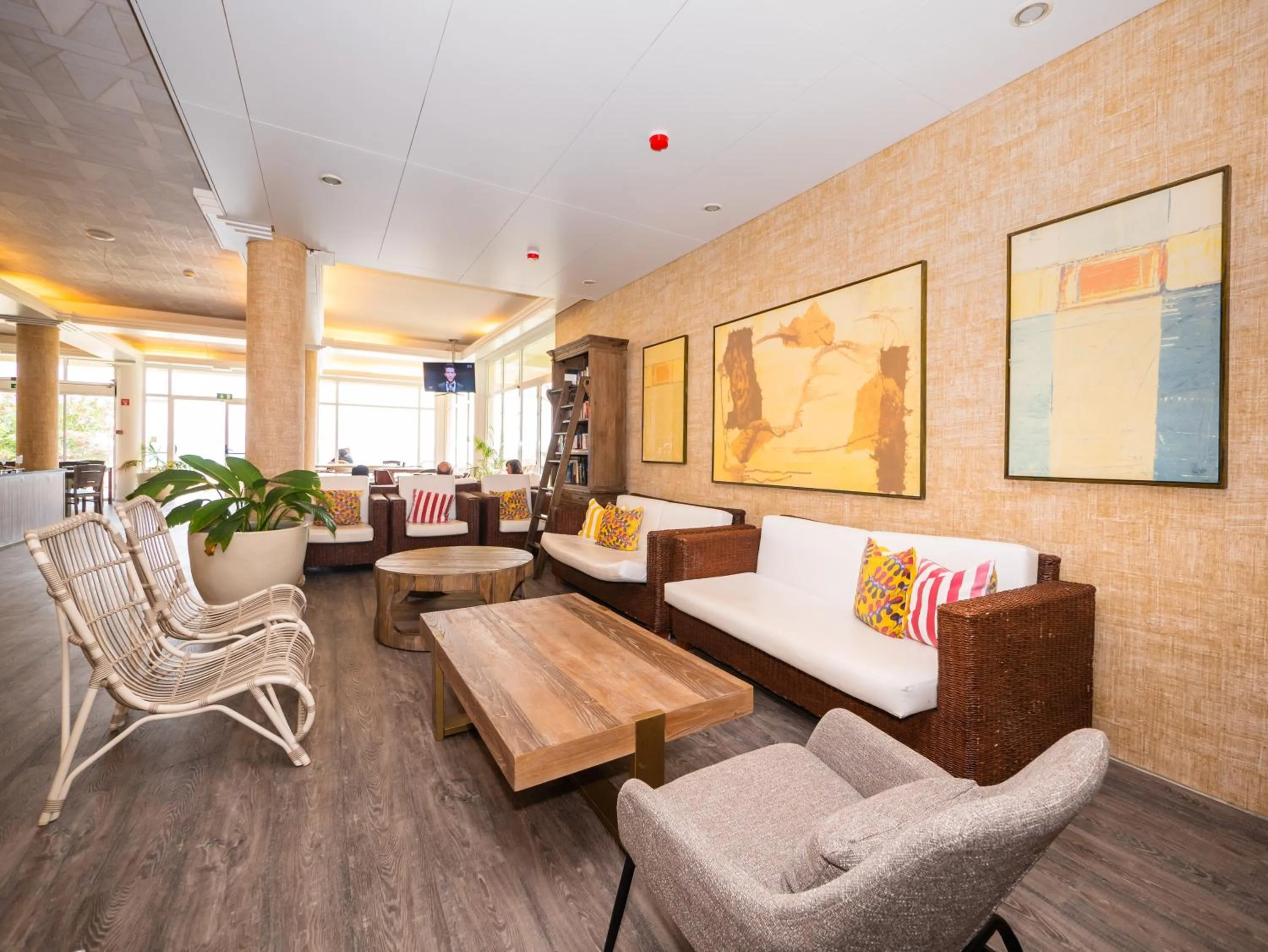 Living room in Vila Baleira Suites