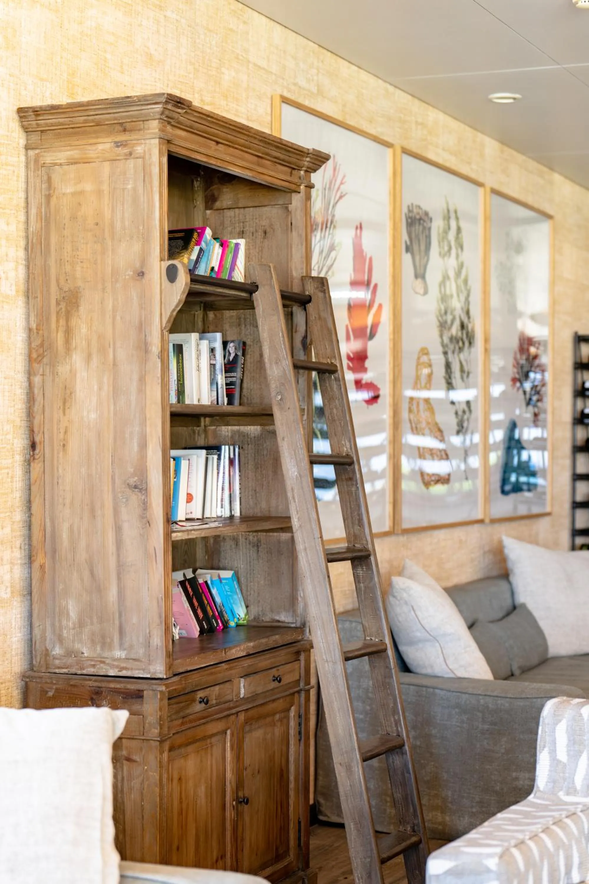 Living room in Vila Baleira Suites