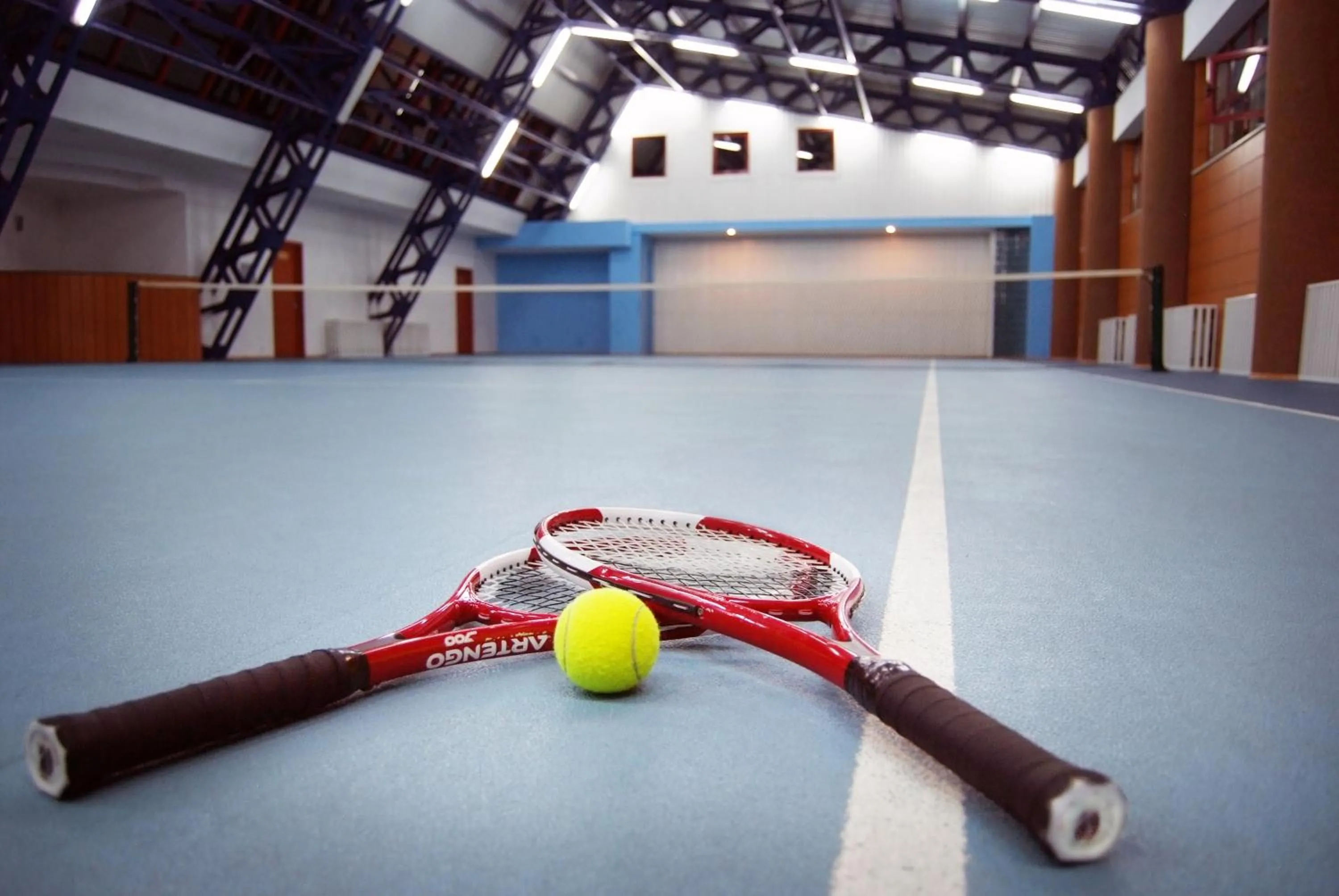 Tennis court in Hotel Dobru